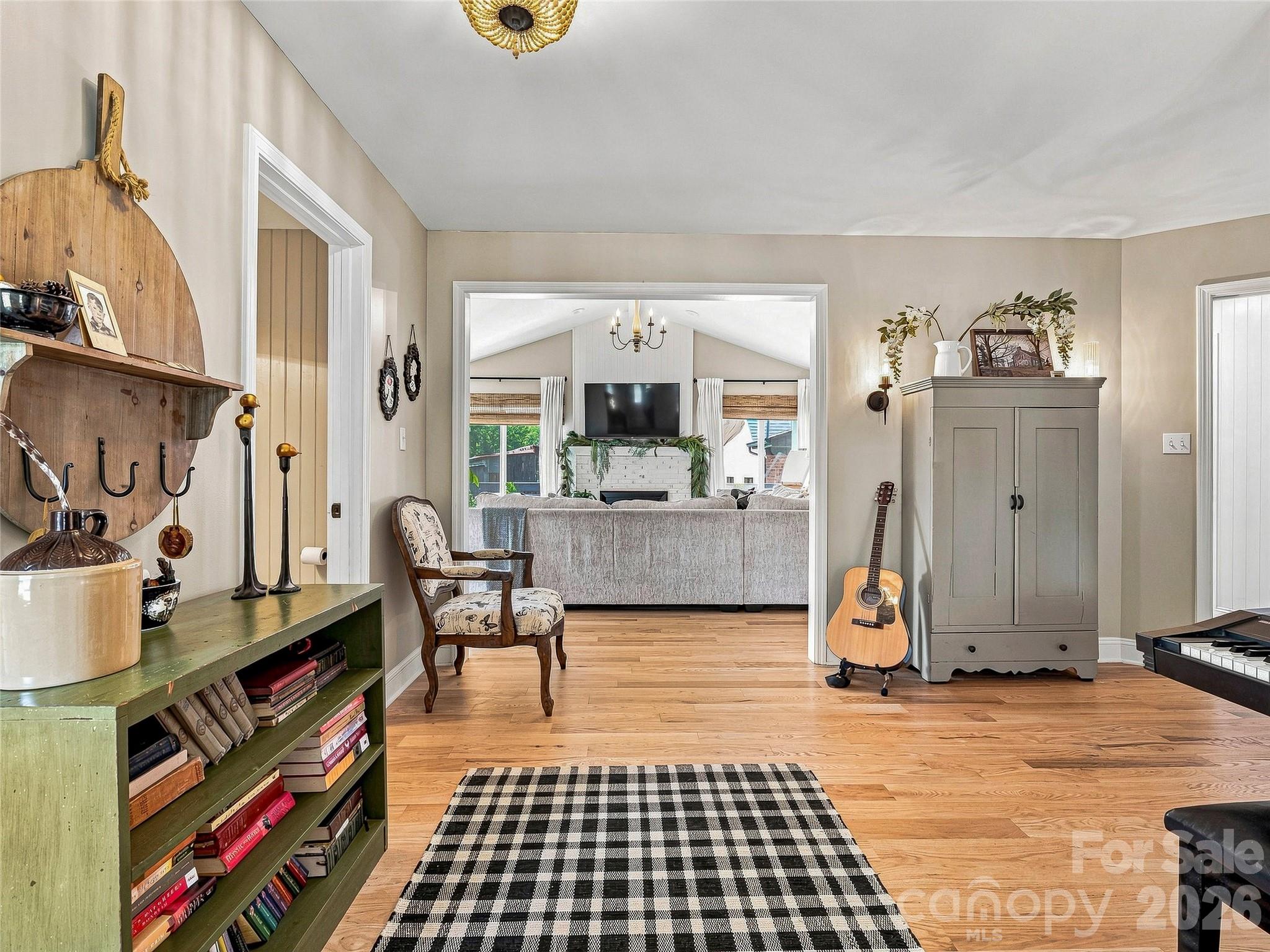41 Forest Knoll Drive — Weaverville
