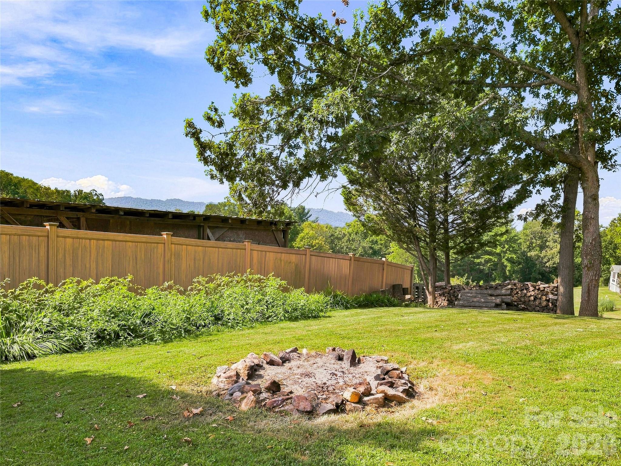 41 Forest Knoll Drive — Weaverville