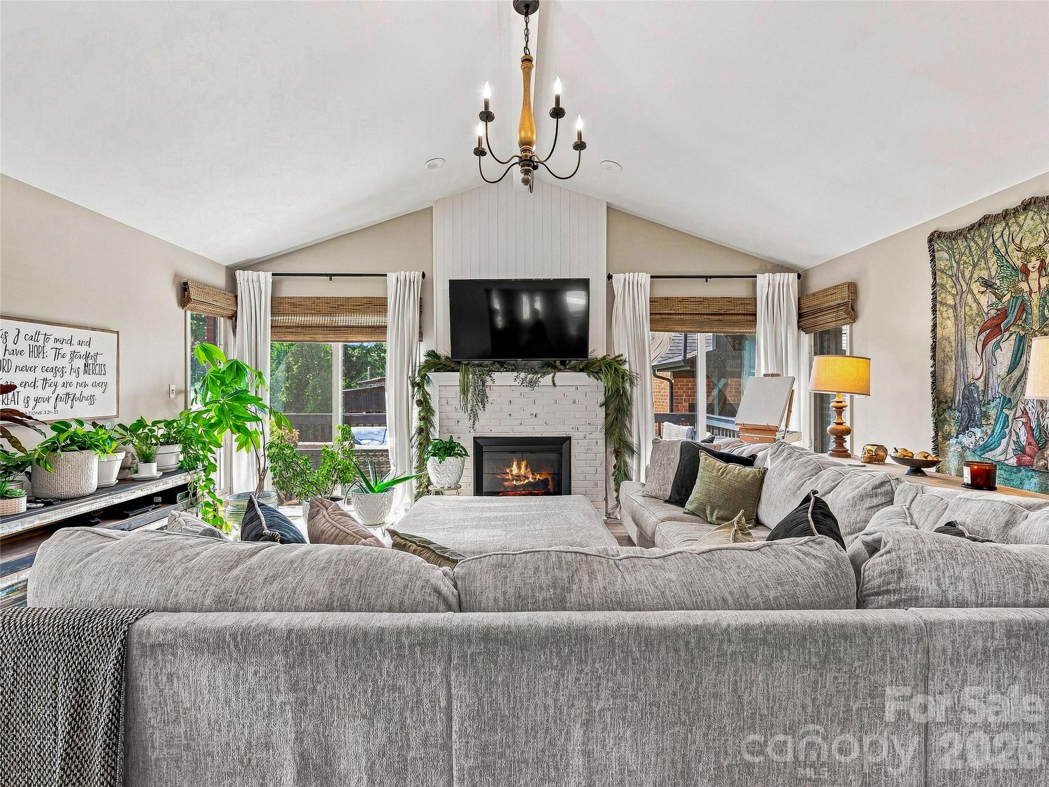 41 Forest Knoll Drive — Weaverville