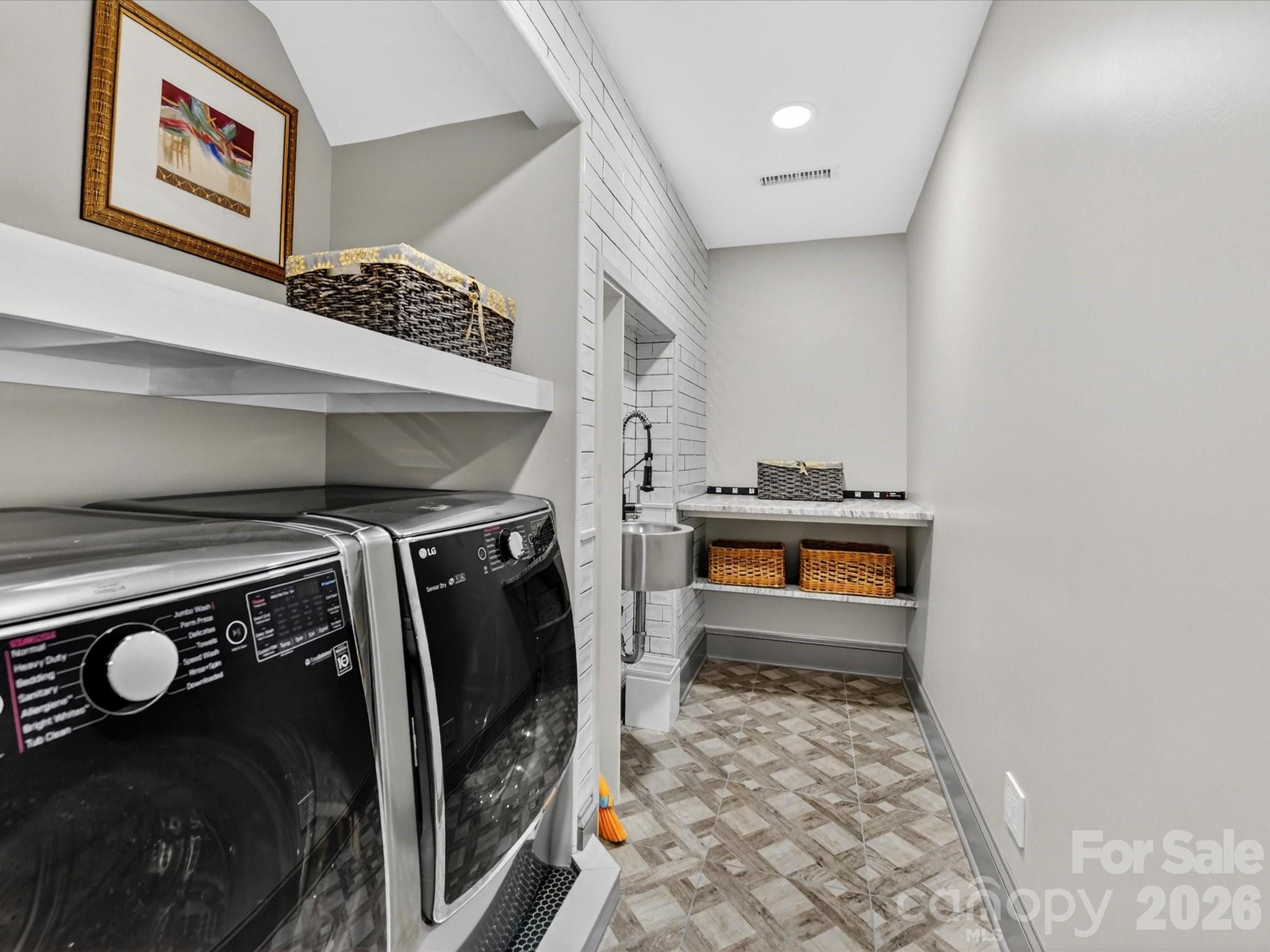 2723 Providence Pine Lane — Charlotte