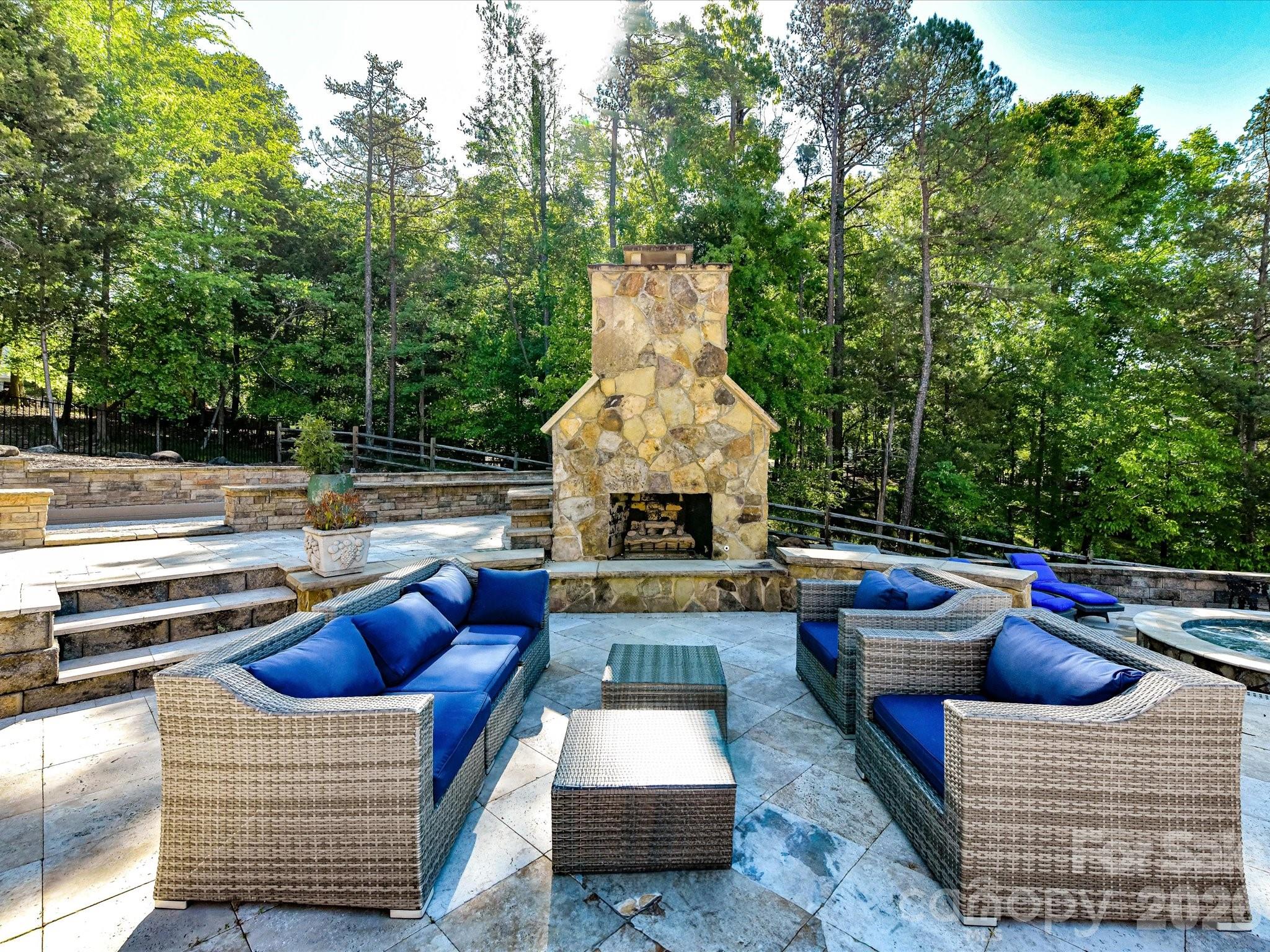 2723 Providence Pine Lane — Charlotte