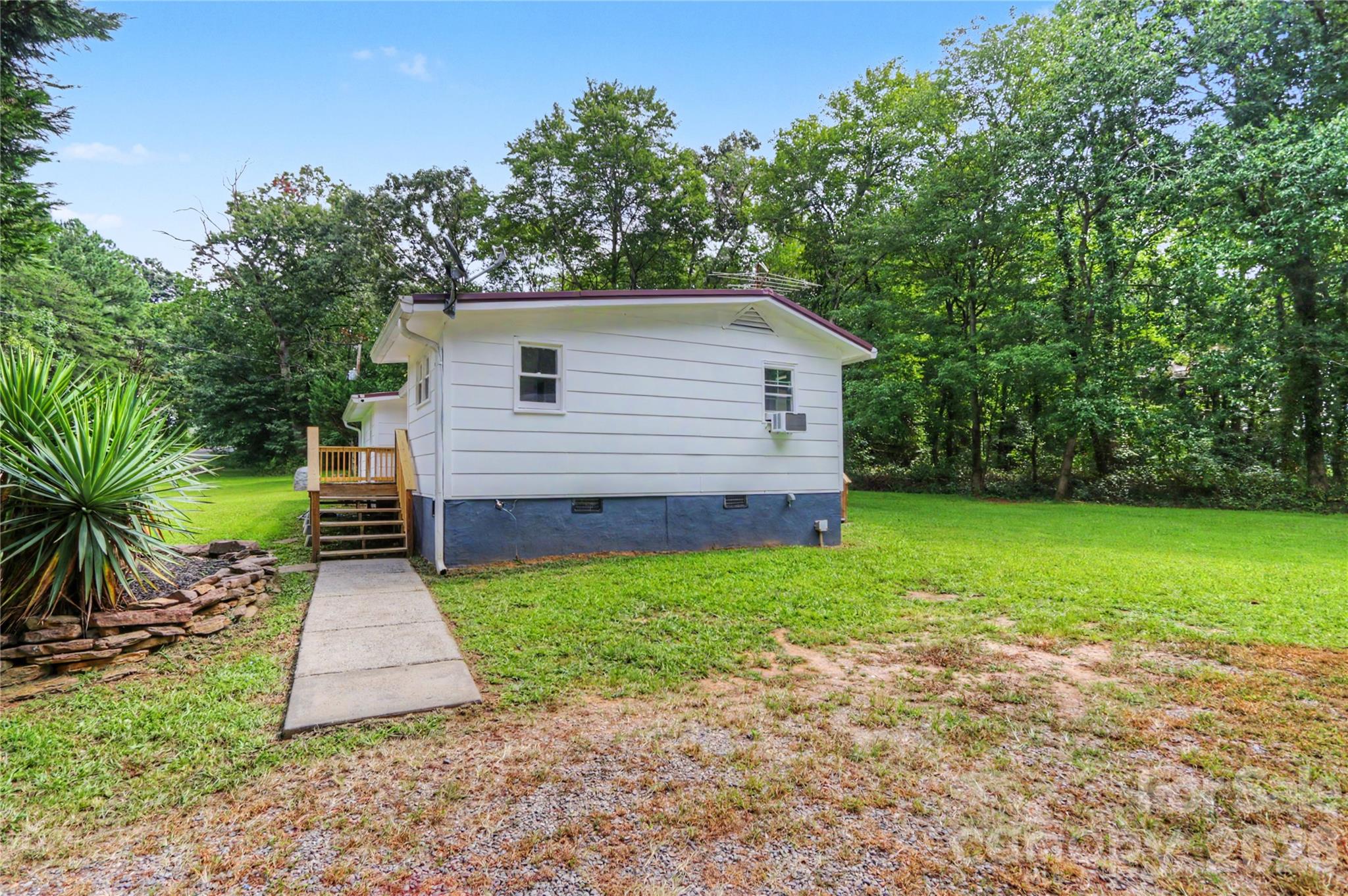 160 Denny Road — Statesville