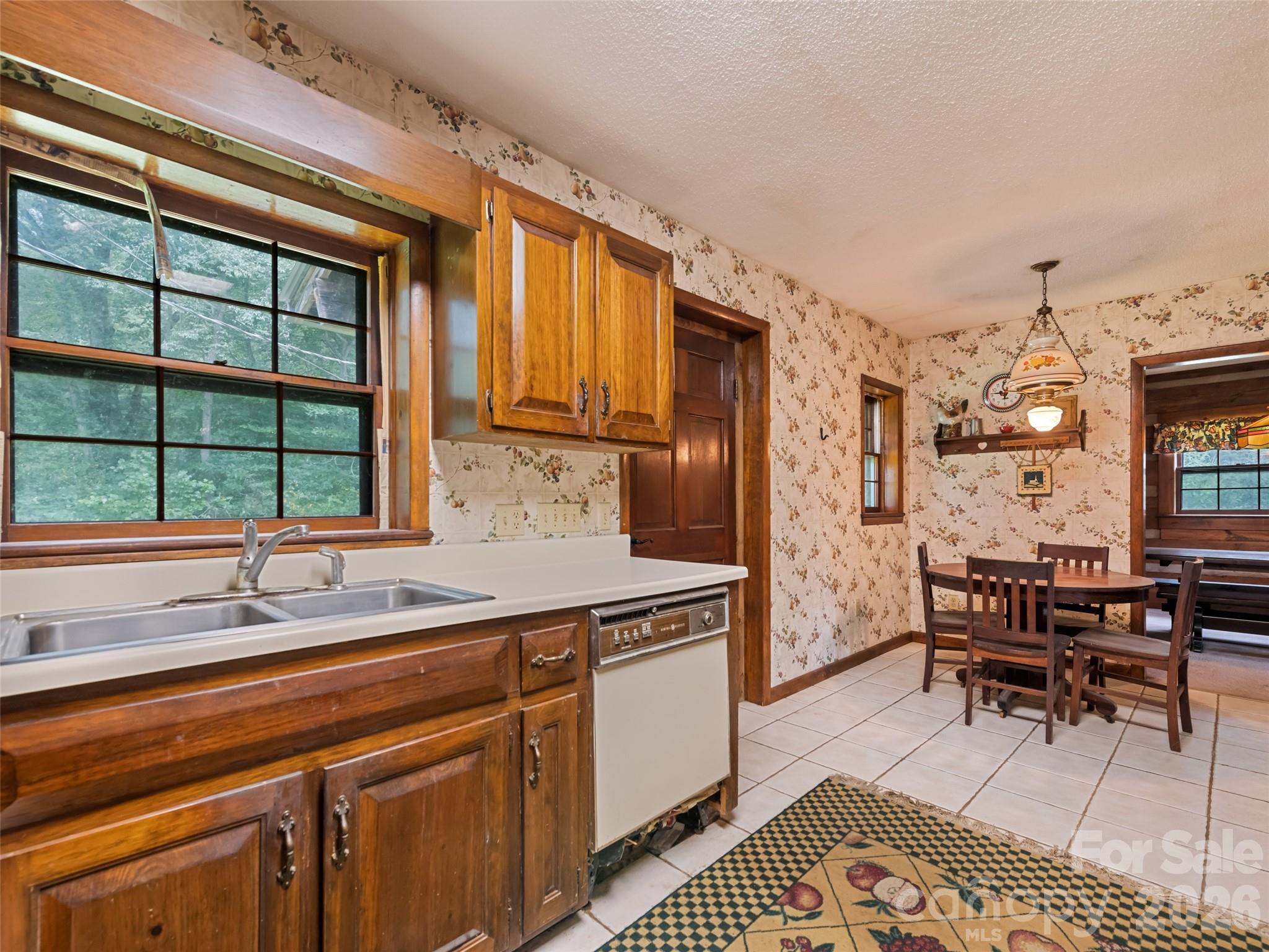 831 Qualla Road — Waynesville