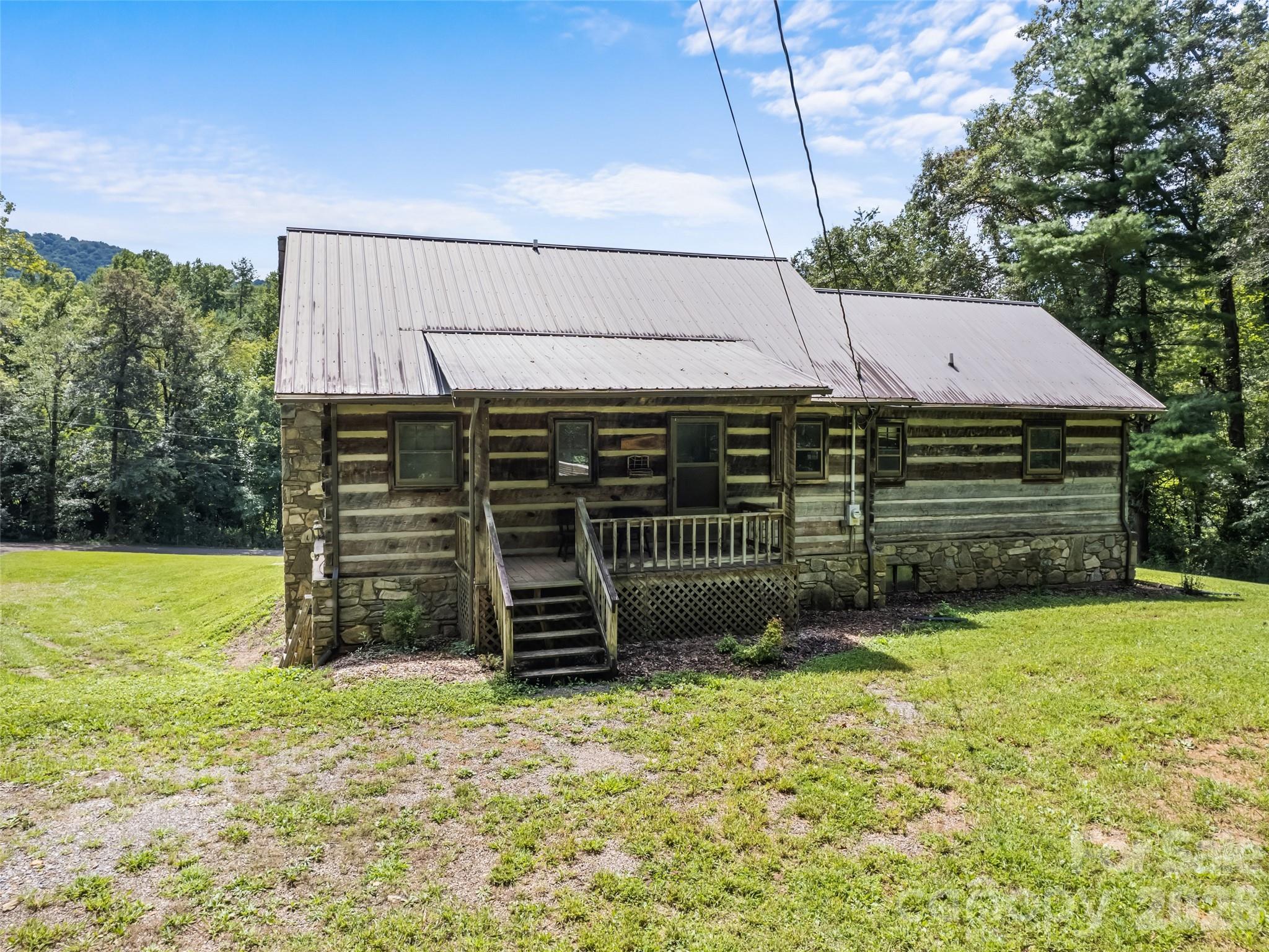 831 Qualla Road — Waynesville