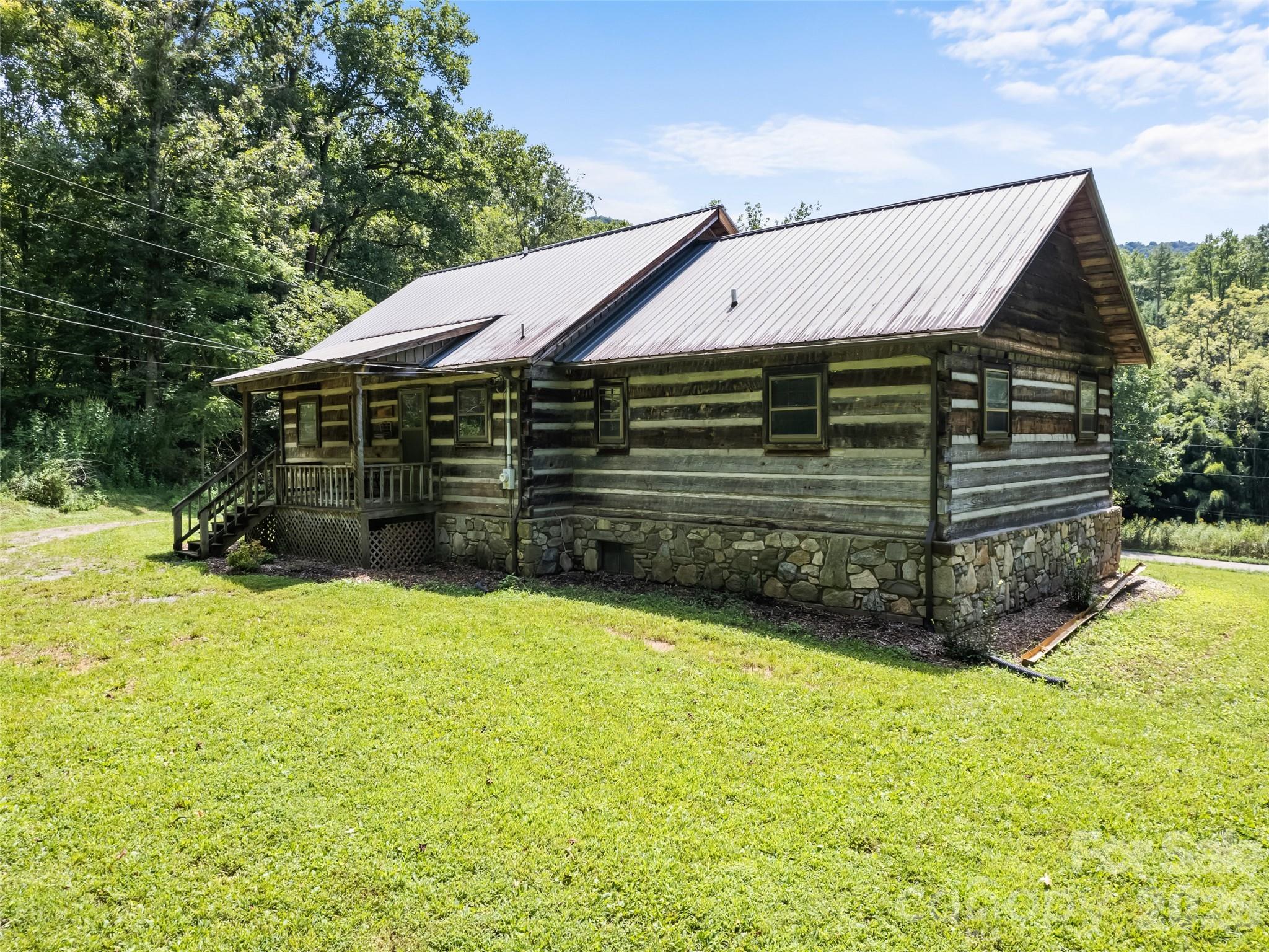 831 Qualla Road — Waynesville