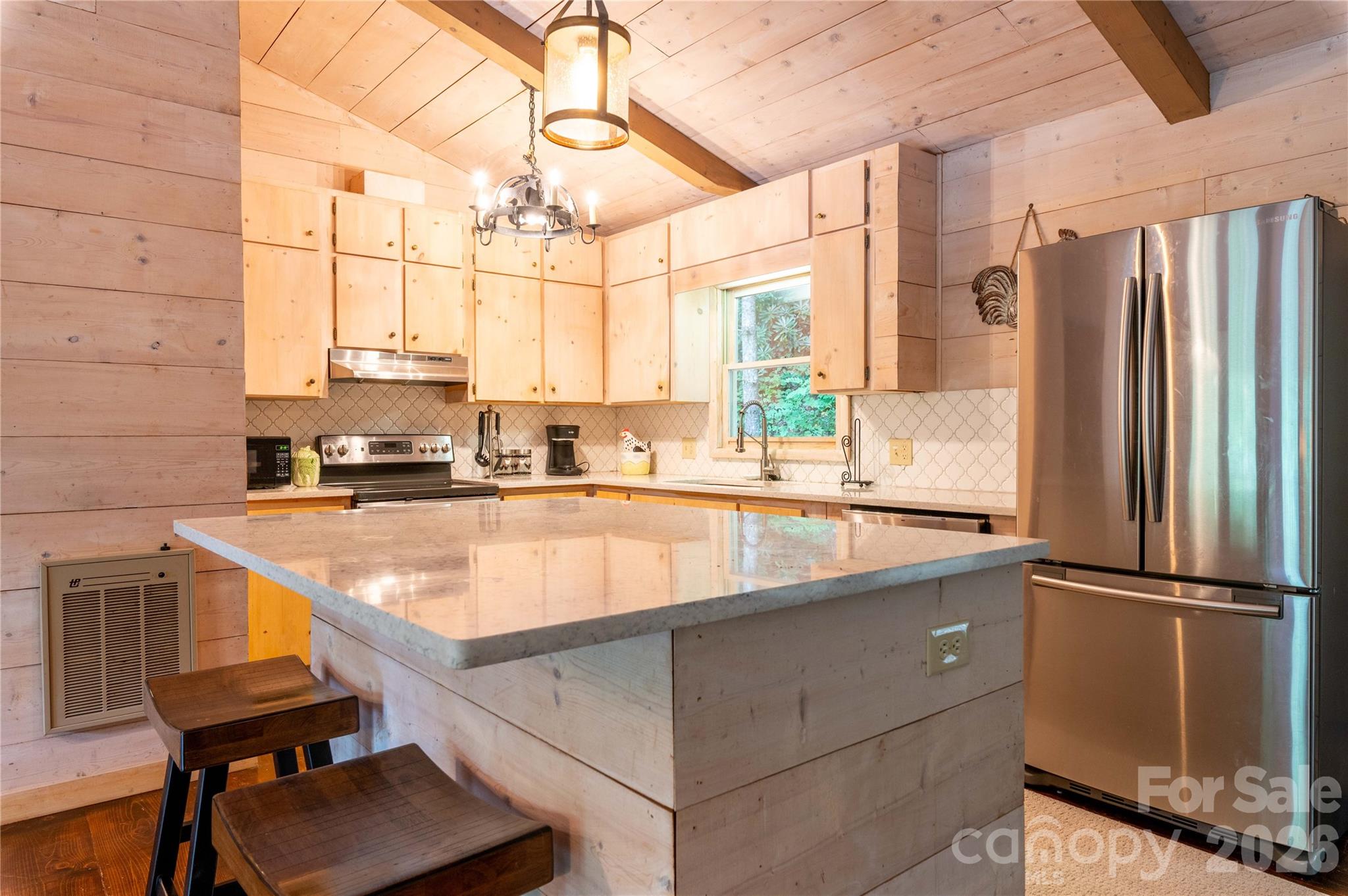 479 Big Ridge Road — Burnsville
