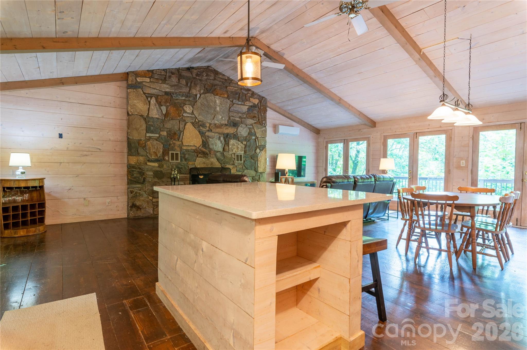 479 Big Ridge Road — Burnsville