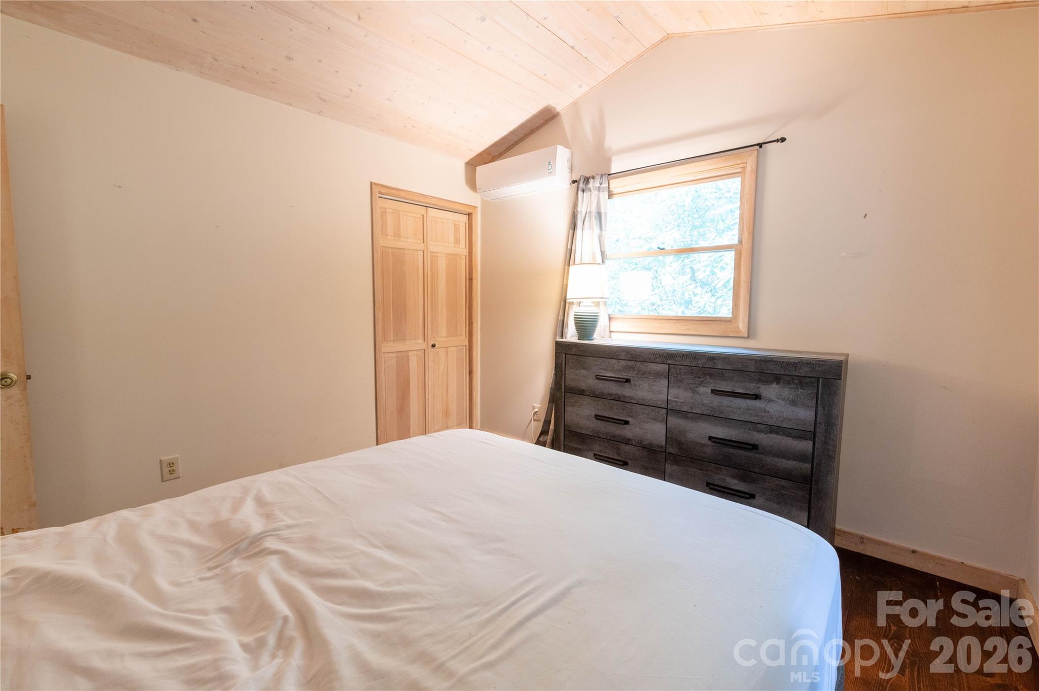 479 Big Ridge Road — Burnsville