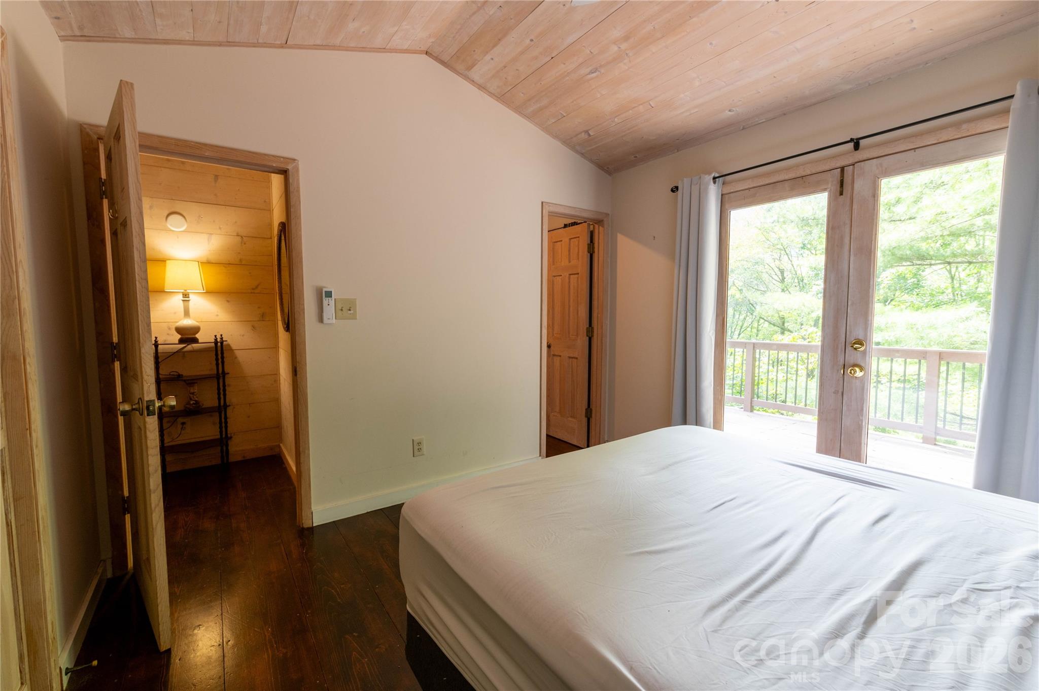 479 Big Ridge Road — Burnsville