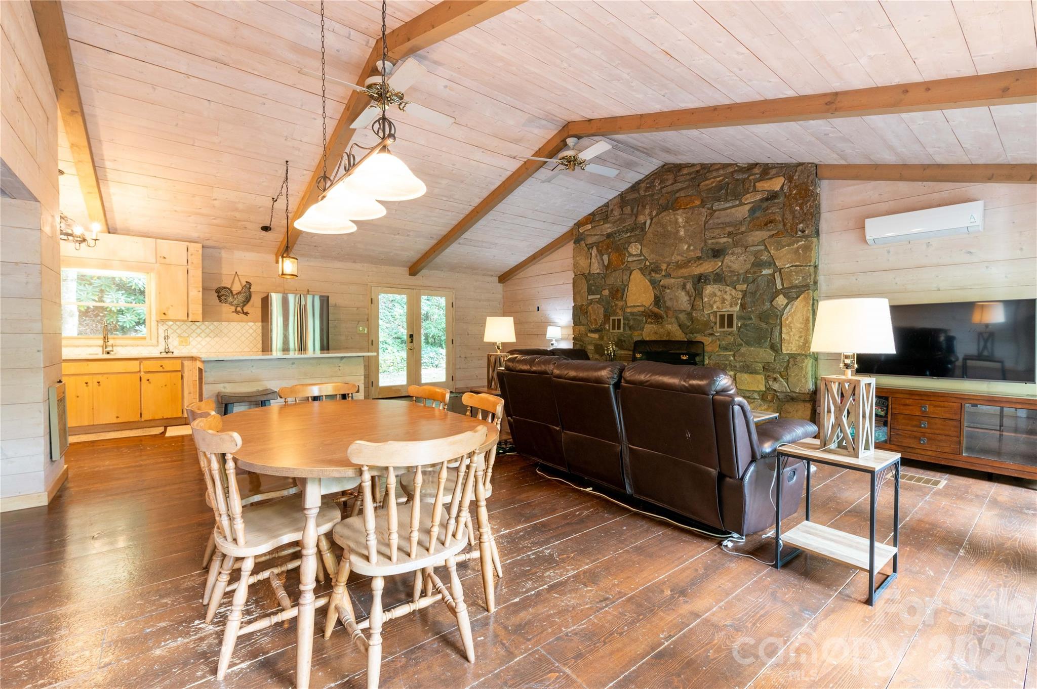 479 Big Ridge Road — Burnsville