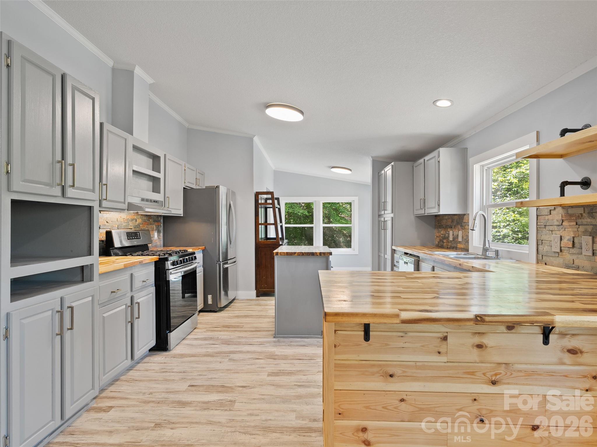 26 Lancelot Loop — Canton