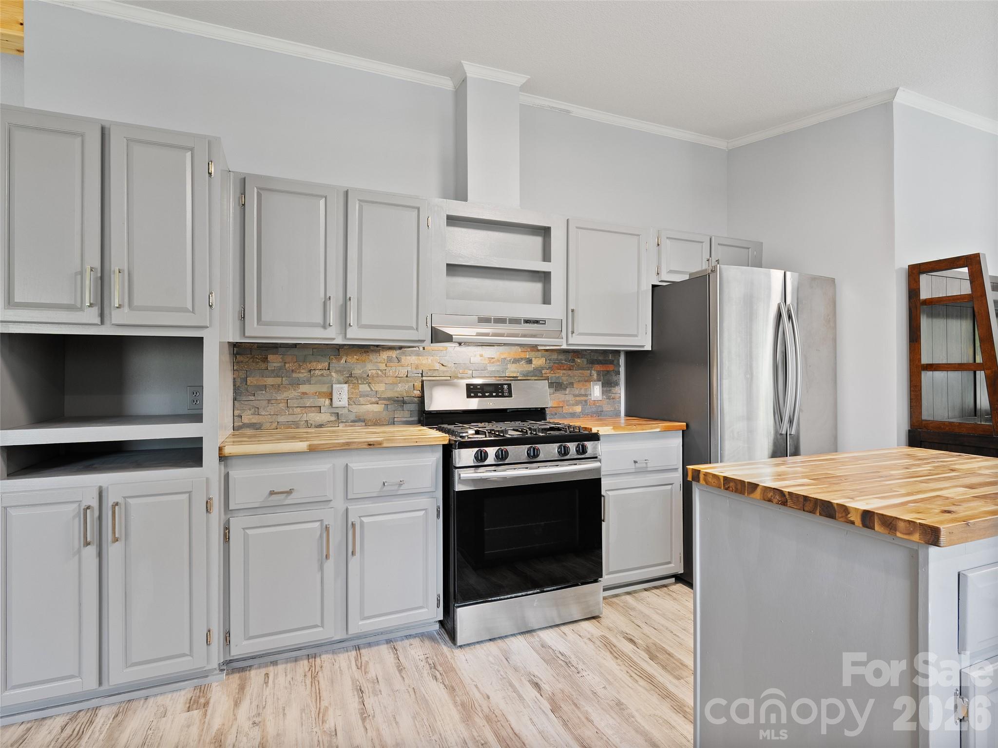 26 Lancelot Loop — Canton