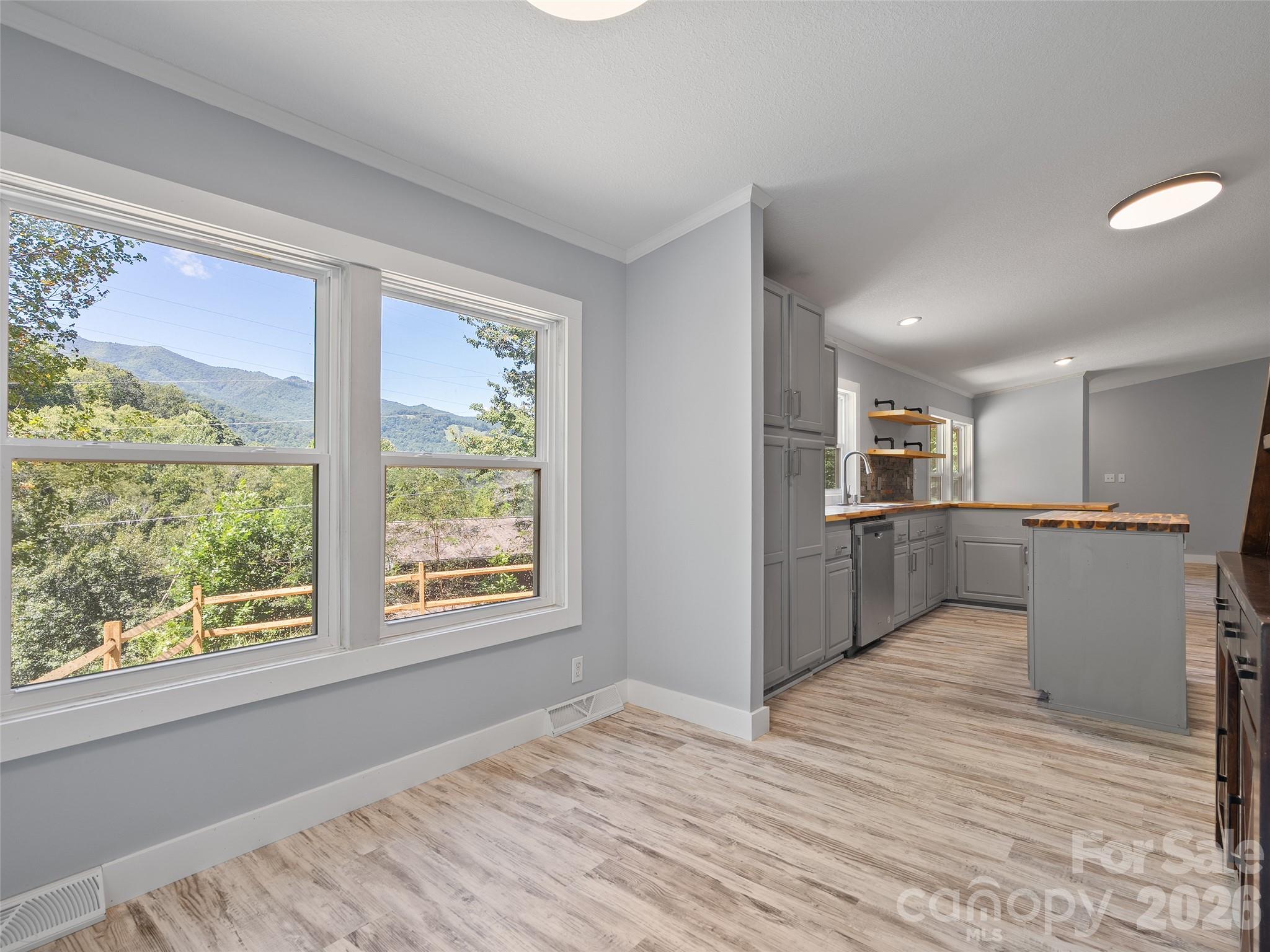 26 Lancelot Loop — Canton