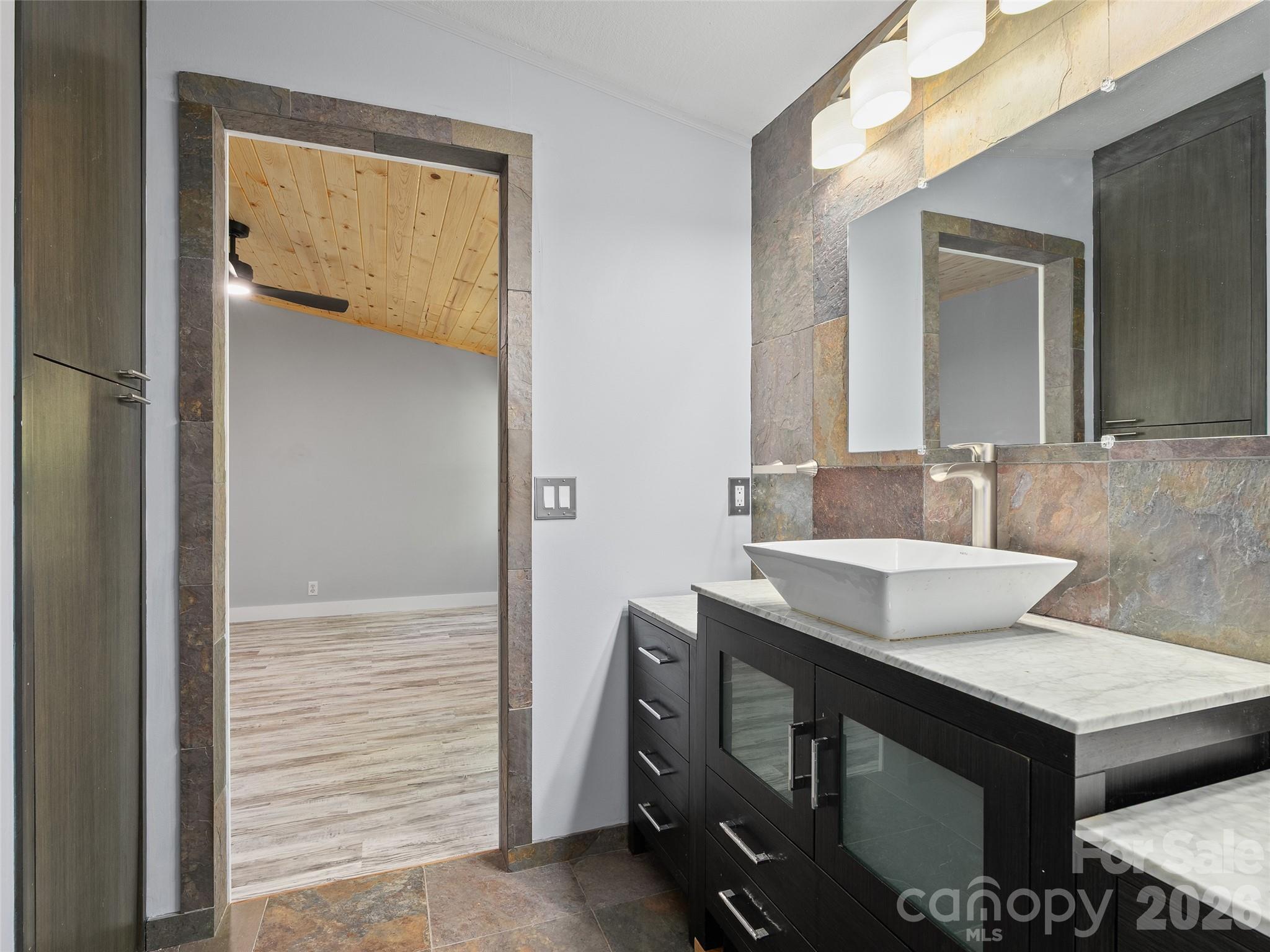 26 Lancelot Loop — Canton