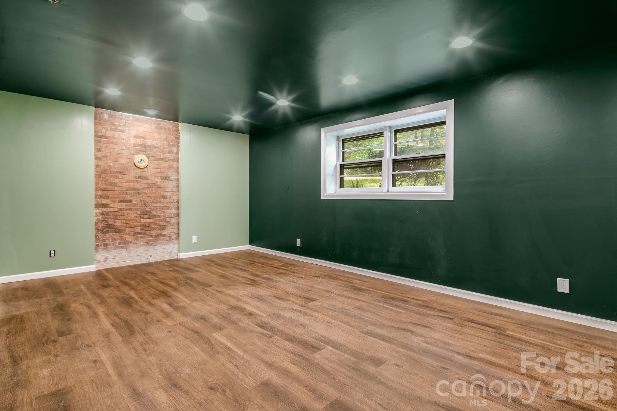 129 Whisperwood Drive — Hendersonville