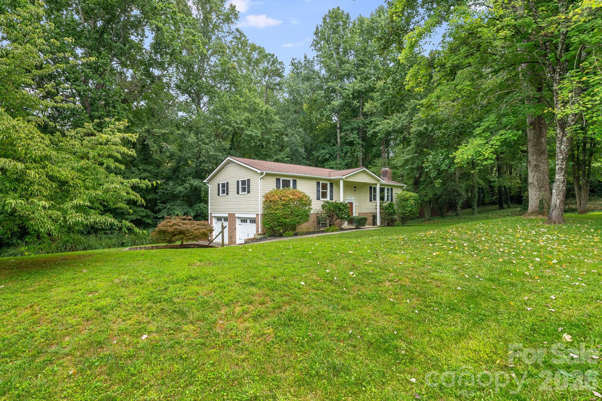 129 Whisperwood Drive — Hendersonville