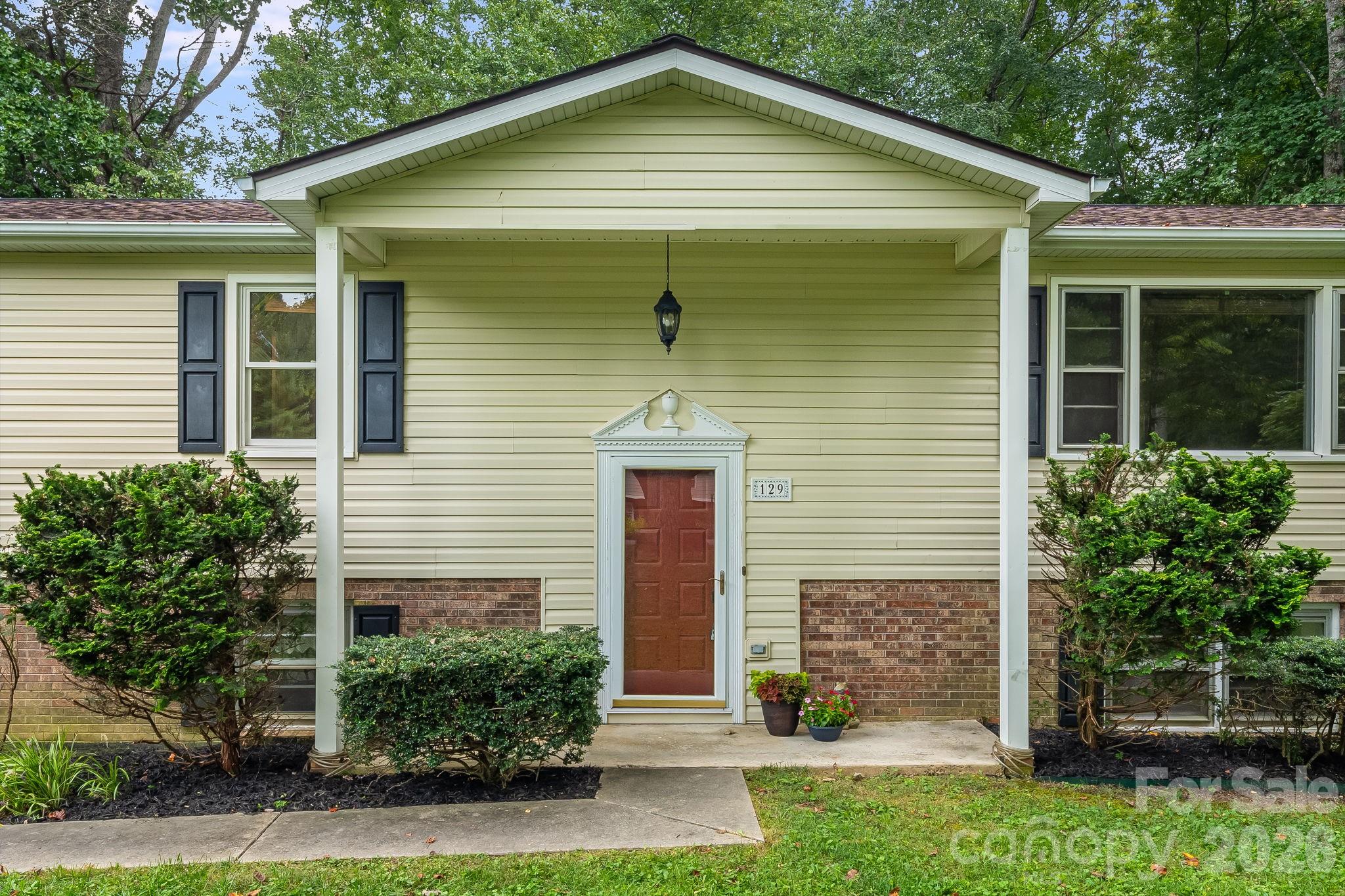 129 Whisperwood Drive — Hendersonville