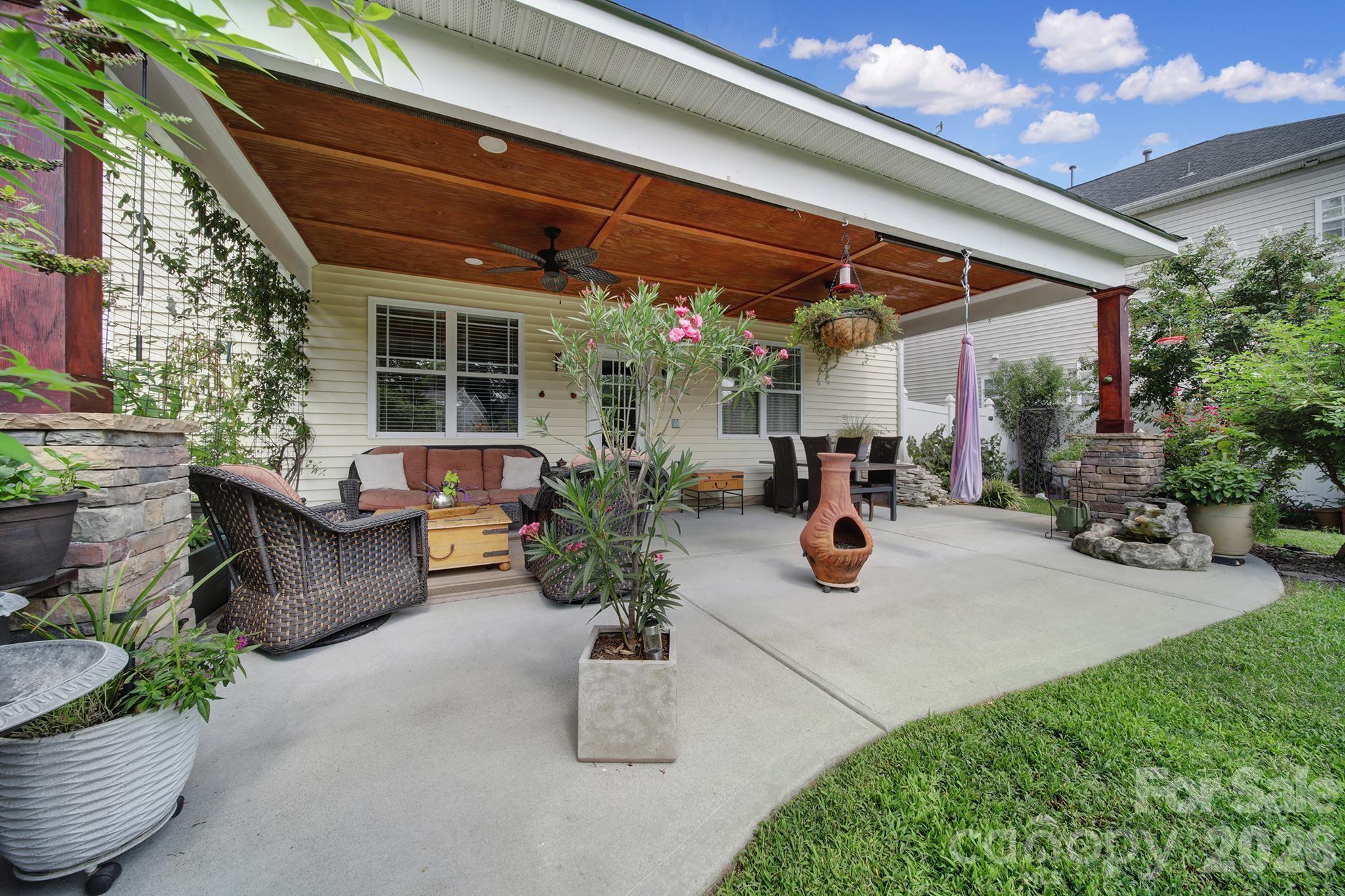 222 Juanita Drive — Pineville