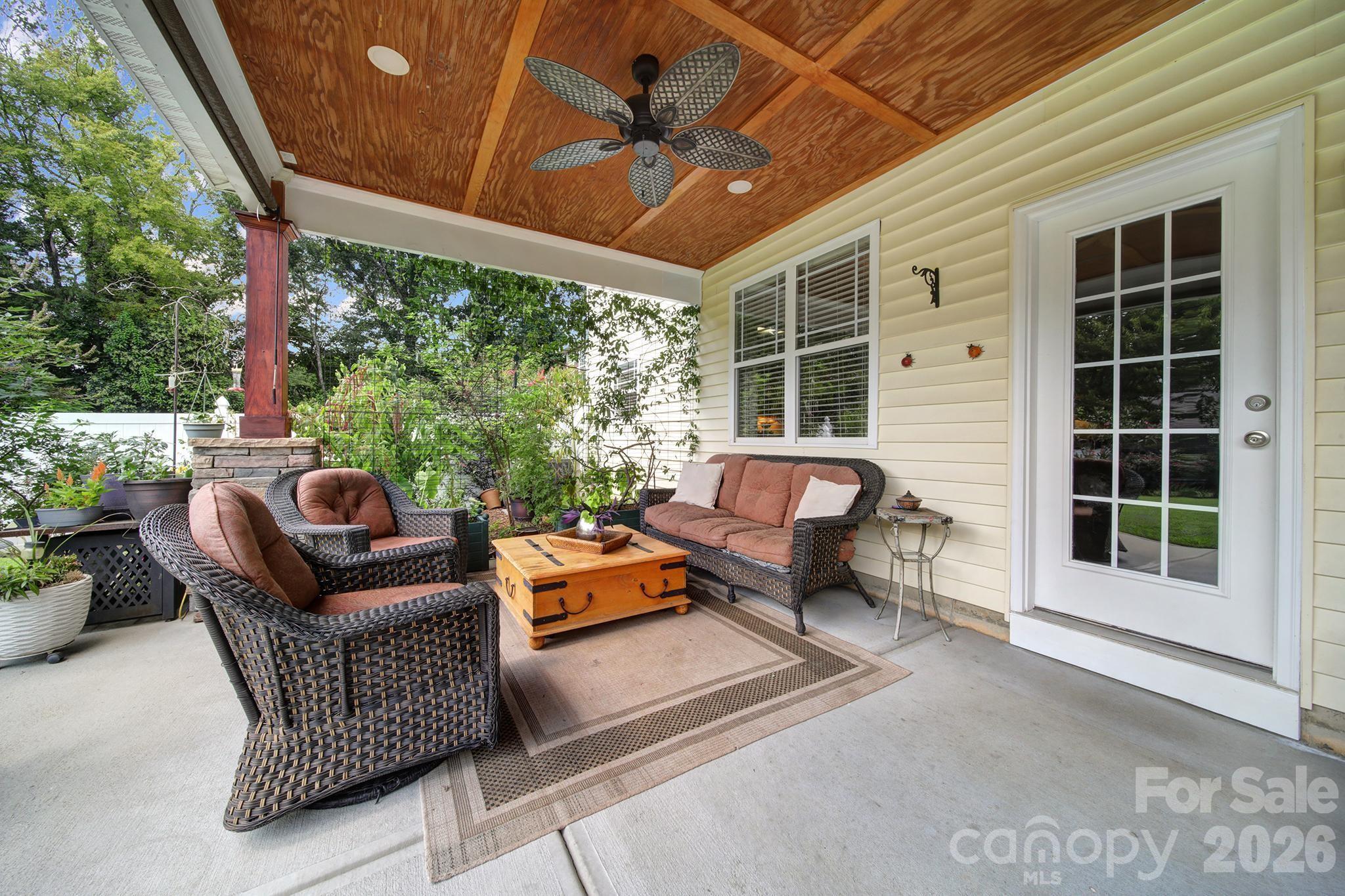 222 Juanita Drive — Pineville