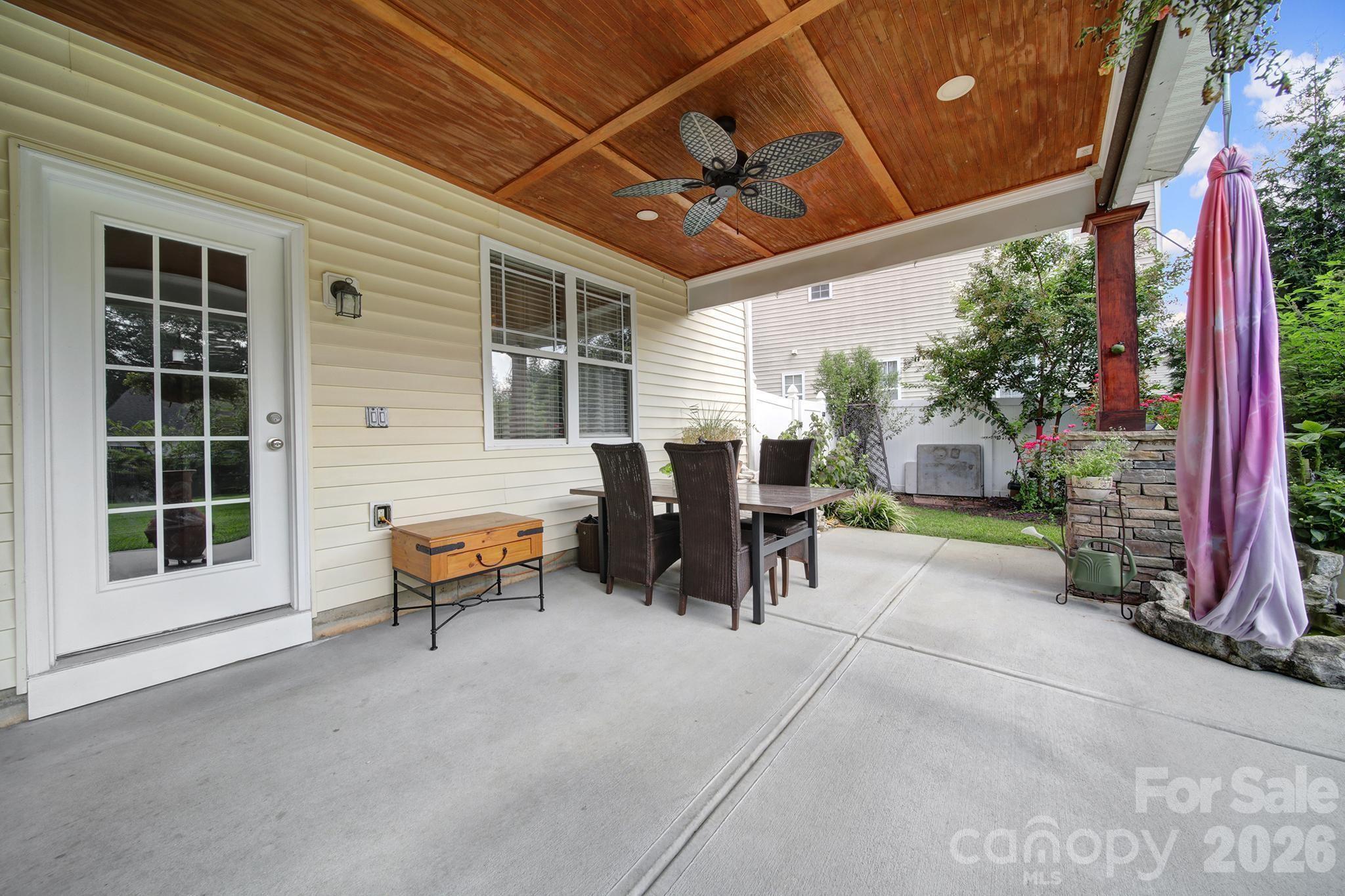 222 Juanita Drive — Pineville