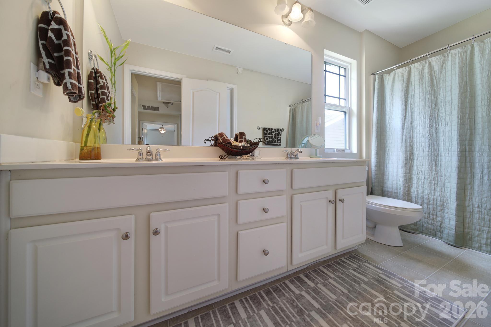 222 Juanita Drive — Pineville