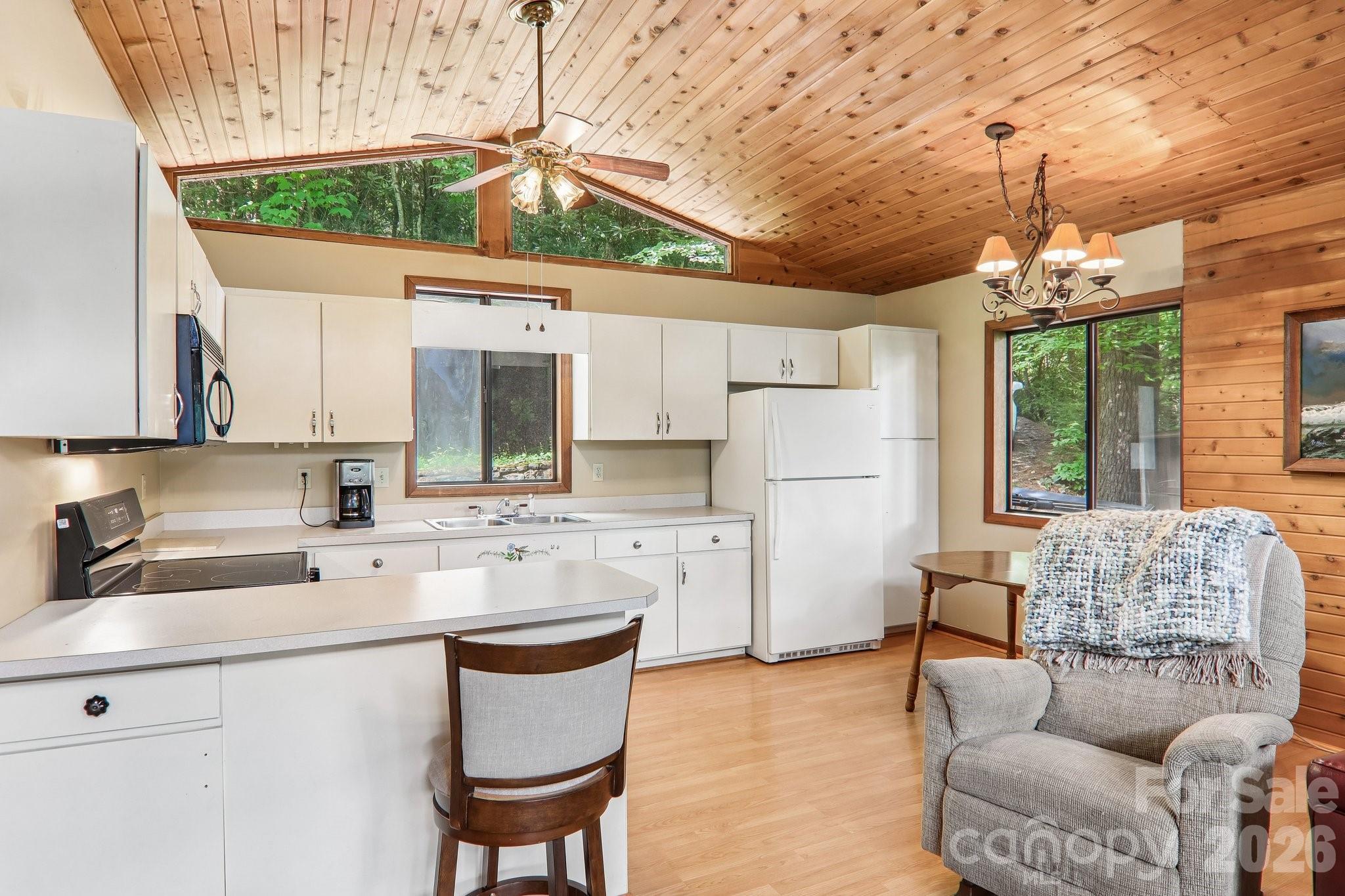 21 Wild Bird Lane — Maggie Valley