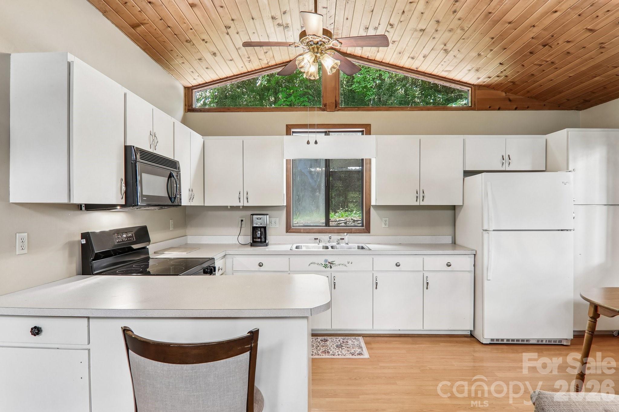 21 Wild Bird Lane — Maggie Valley