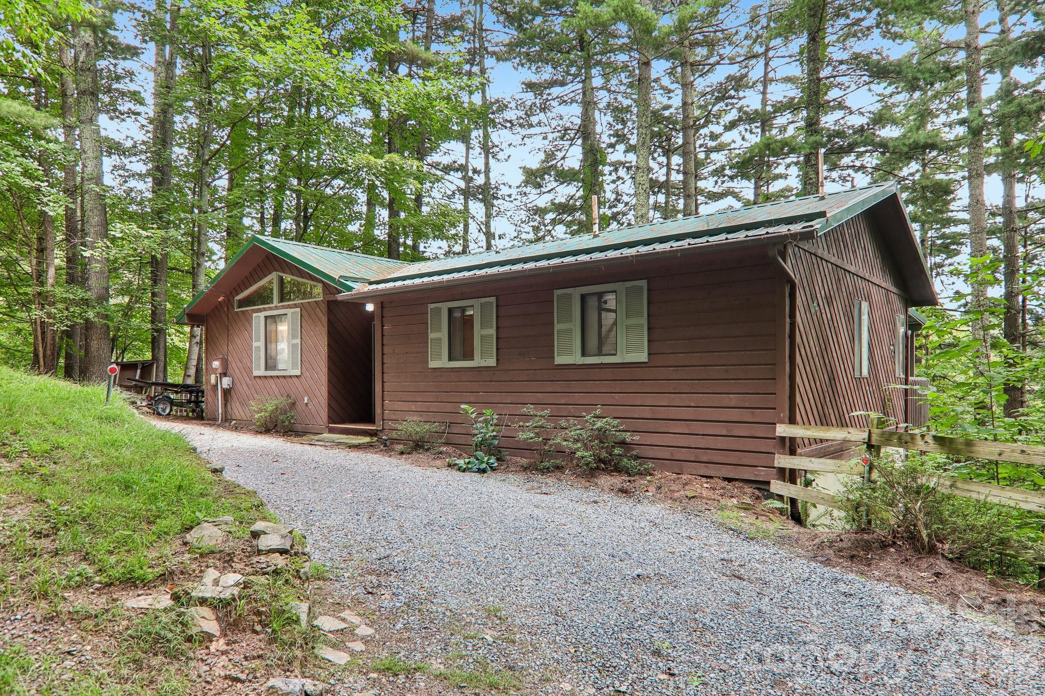 21 Wild Bird Lane — Maggie Valley