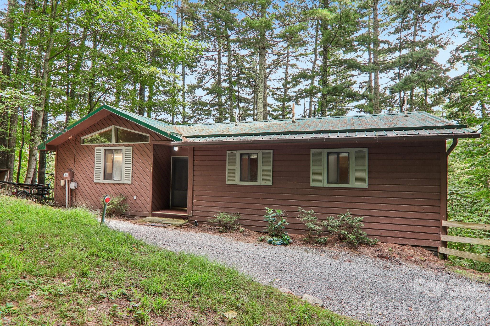 21 Wild Bird Lane — Maggie Valley