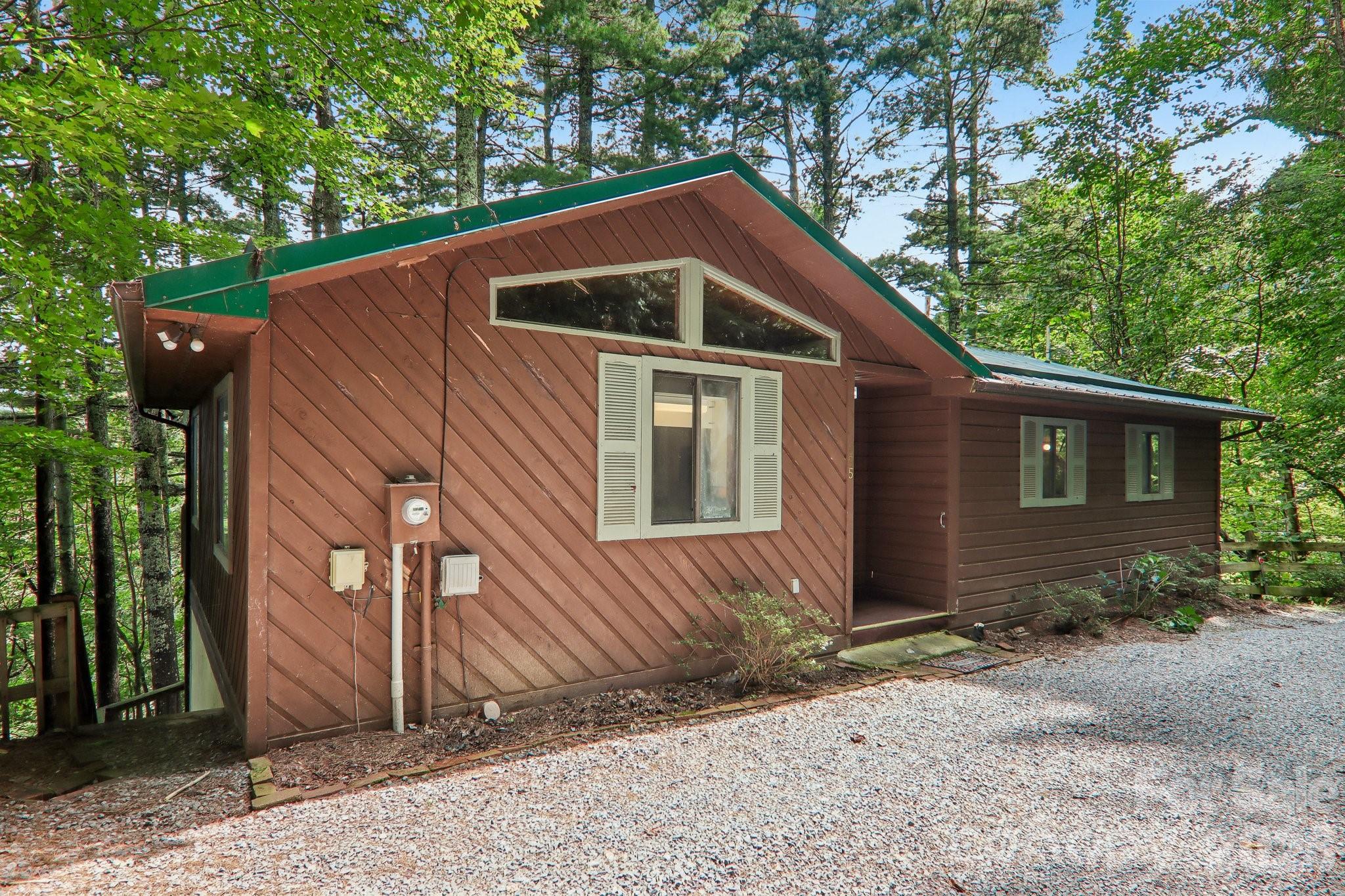 21 Wild Bird Lane — Maggie Valley