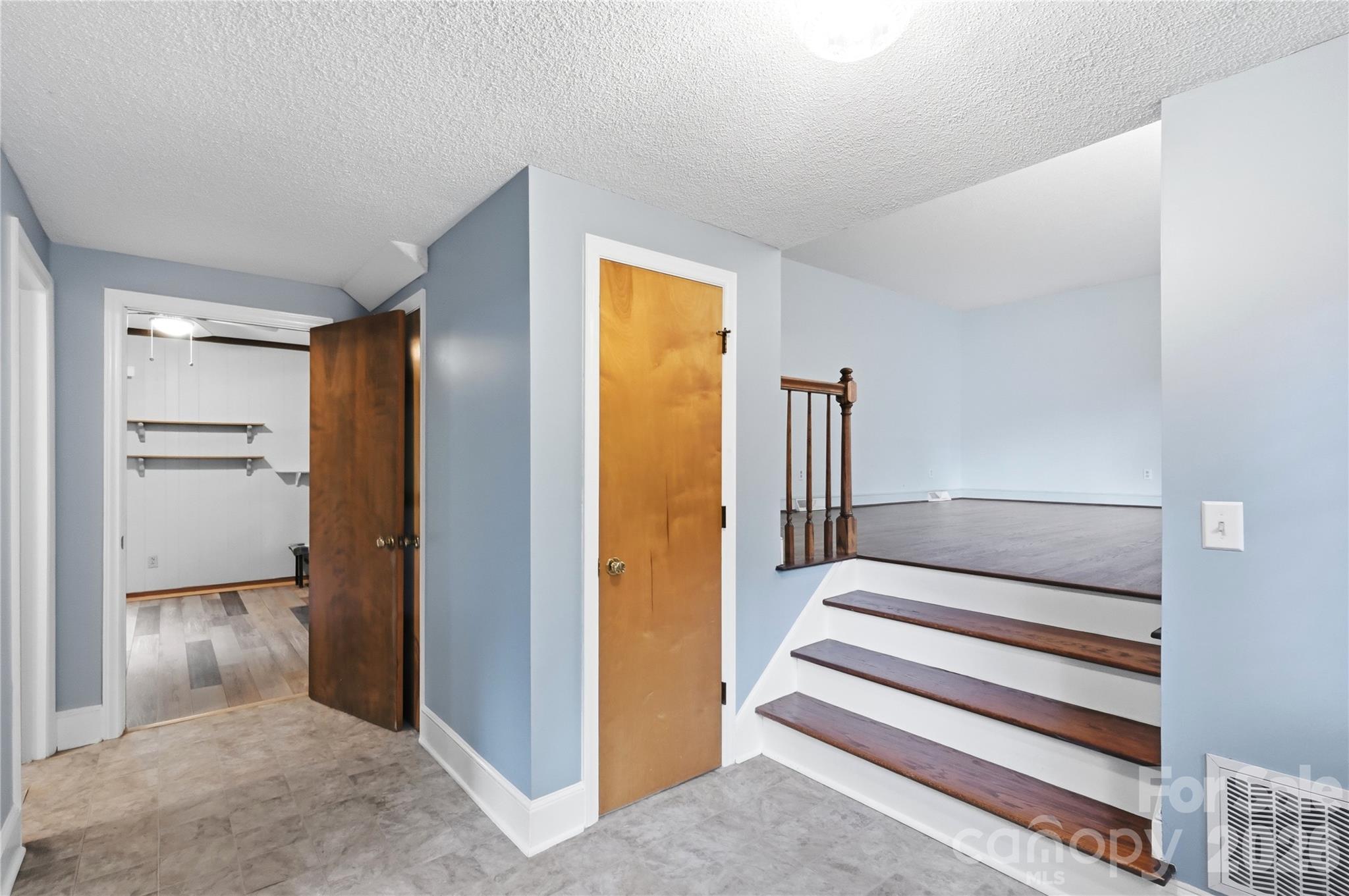 4819 Carousel Drive — Charlotte