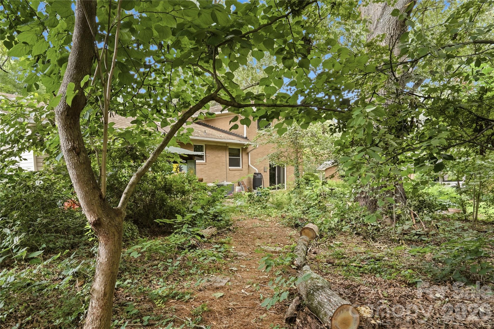 4819 Carousel Drive — Charlotte