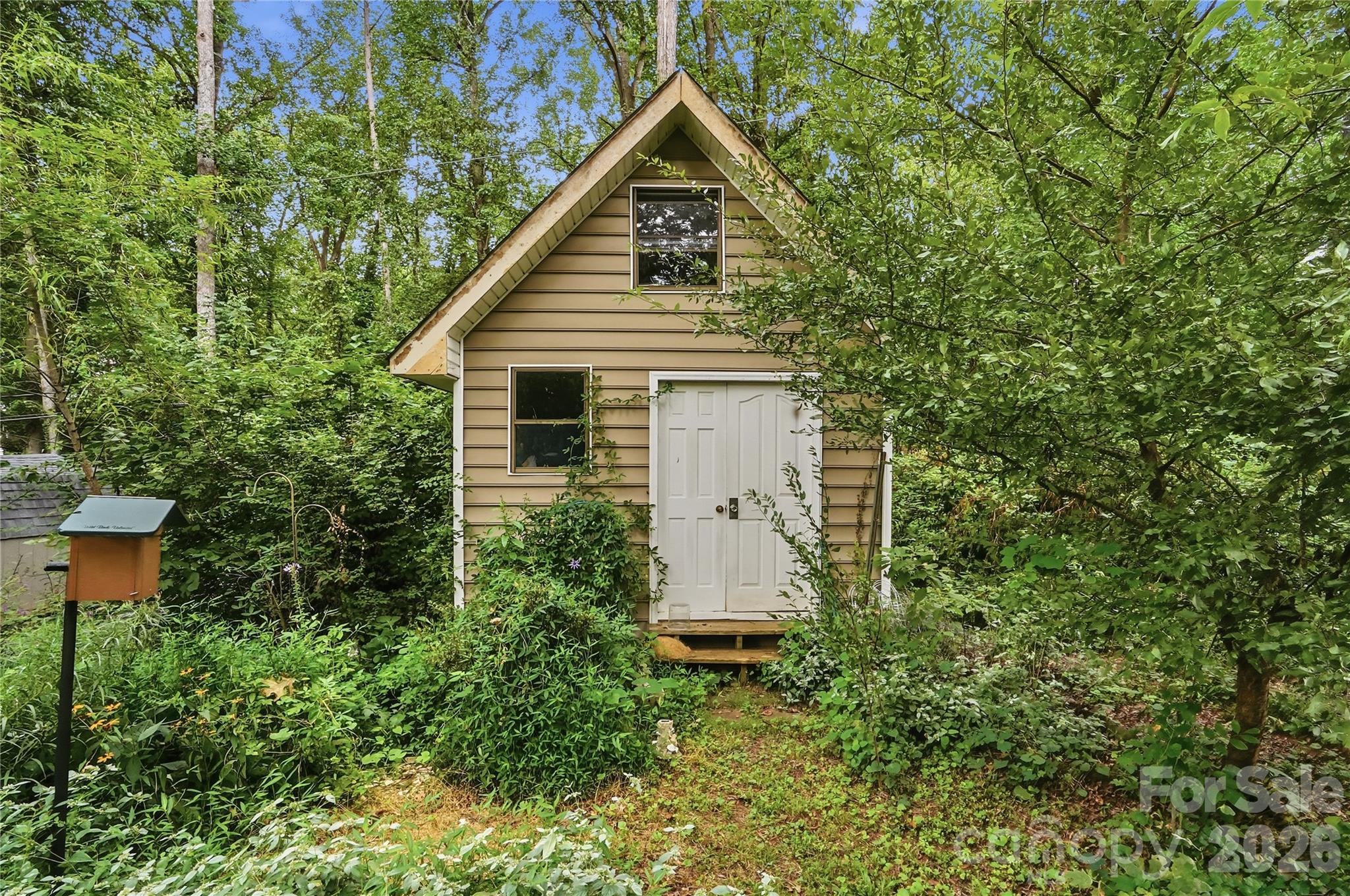 4819 Carousel Drive — Charlotte