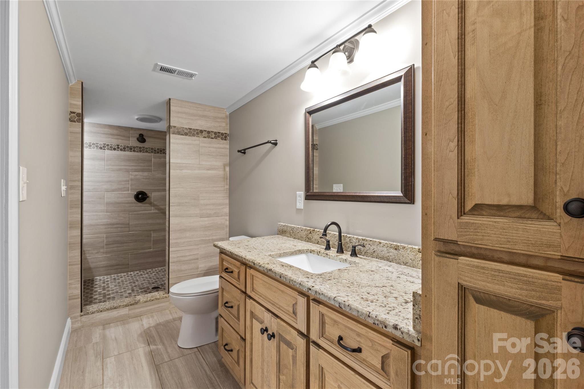 613 W Doc Garris Road — Lancaster