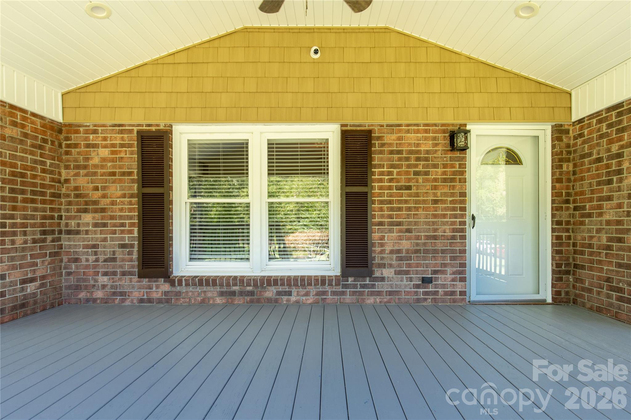 613 W Doc Garris Road — Lancaster