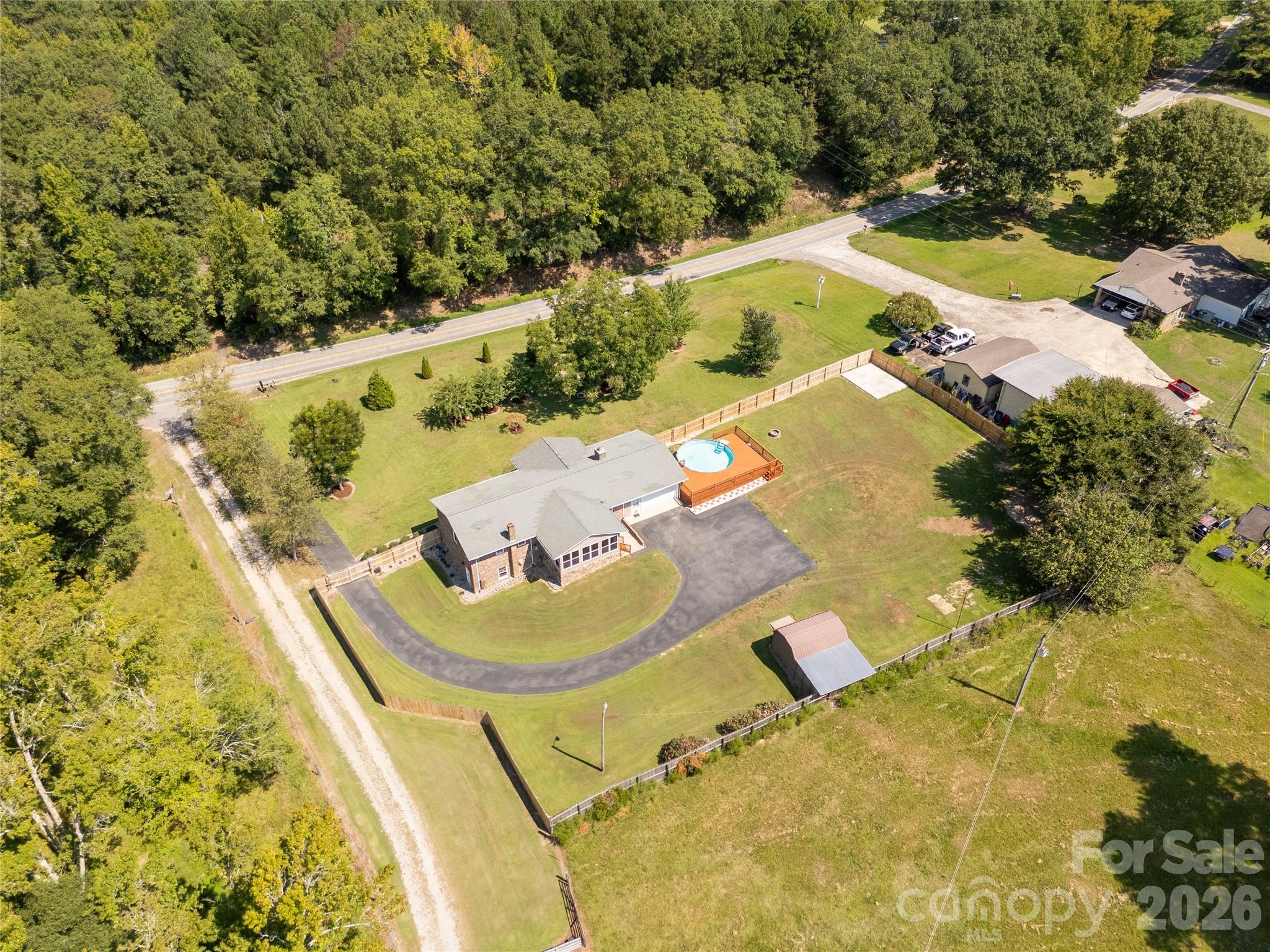 613 W Doc Garris Road — Lancaster