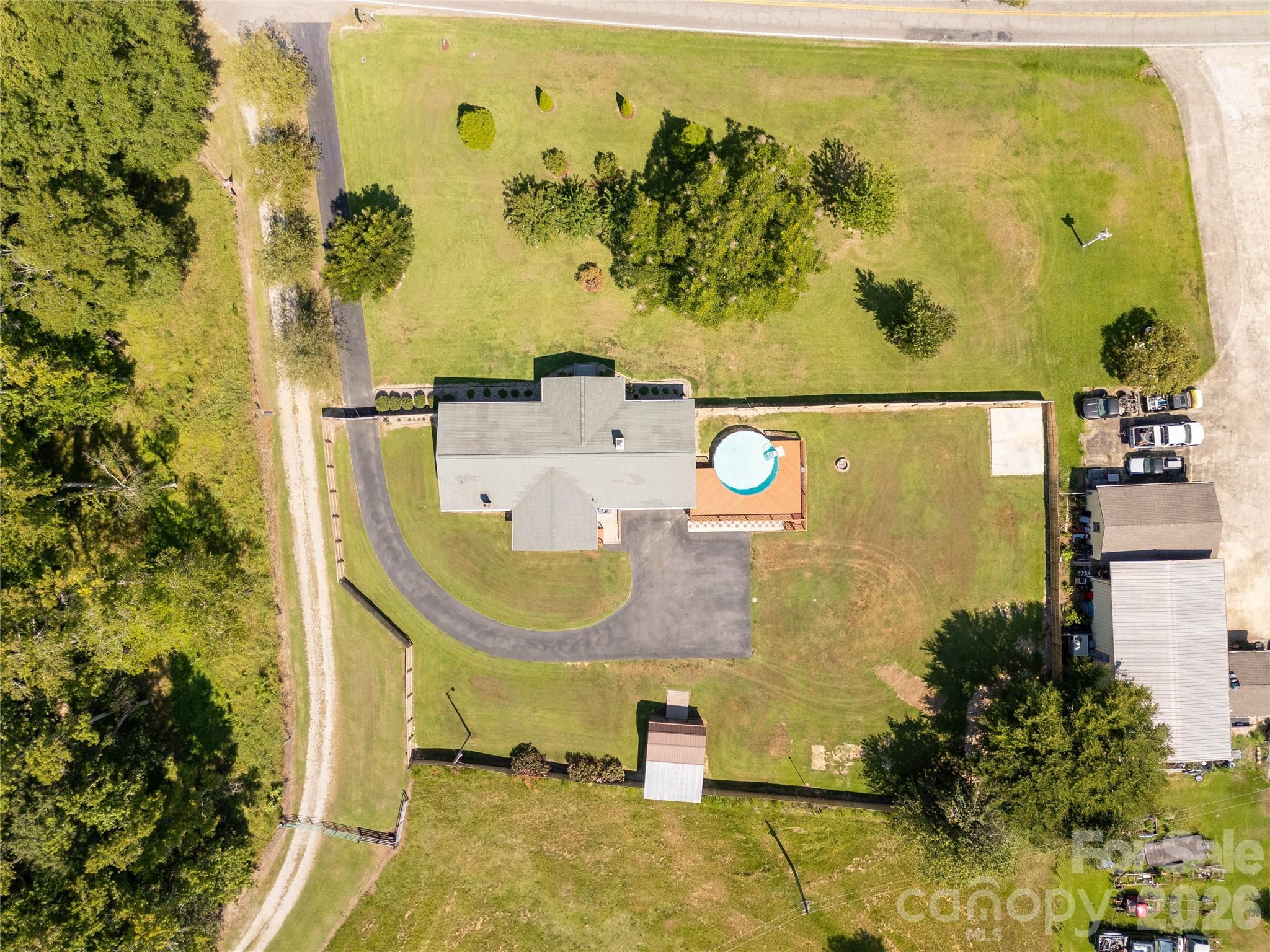 613 W Doc Garris Road — Lancaster