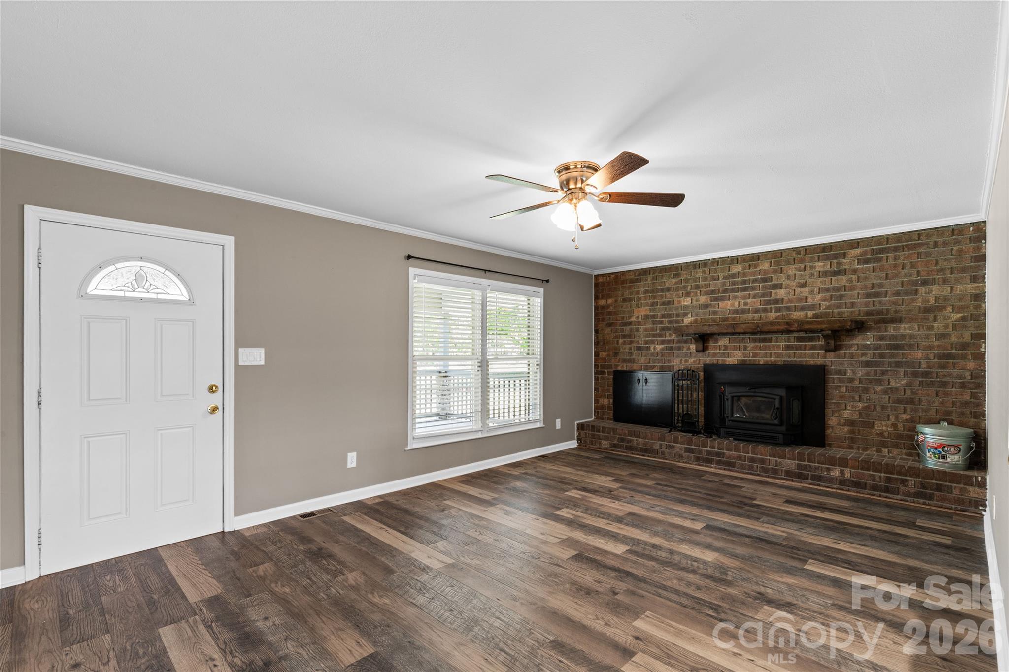 613 W Doc Garris Road — Lancaster