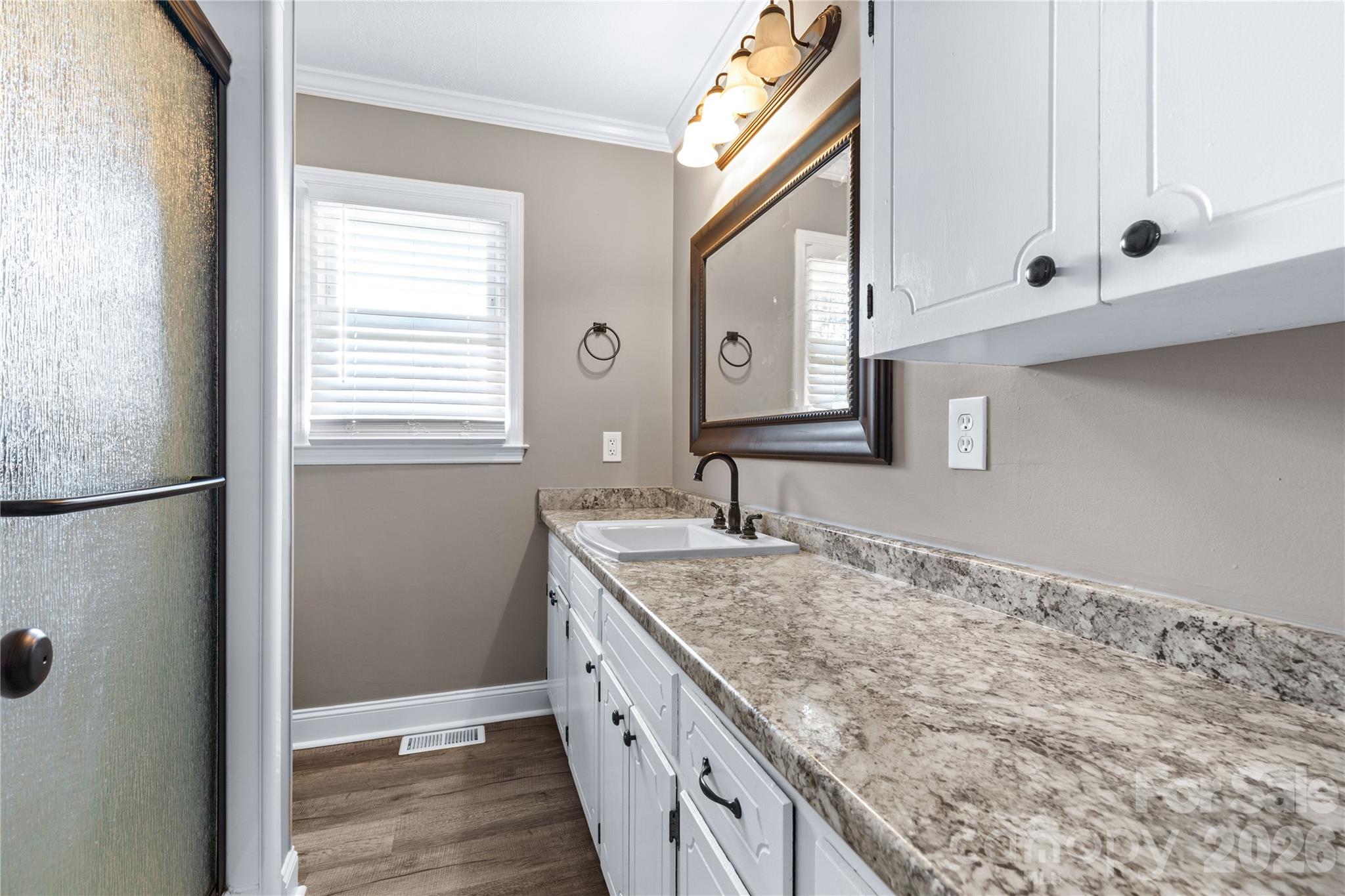 613 W Doc Garris Road — Lancaster