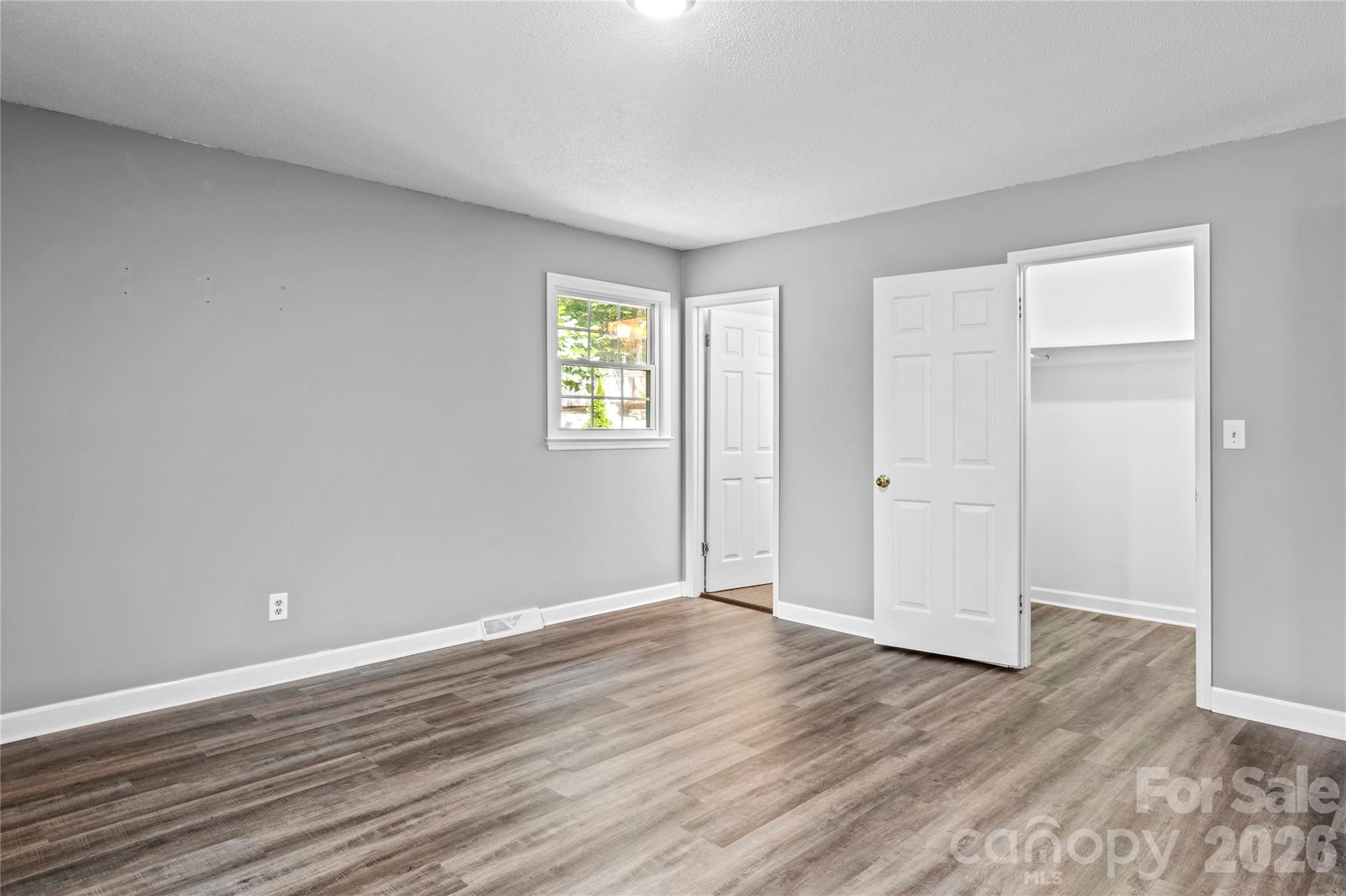 3545 N Lakeshore Drive — Clemmons