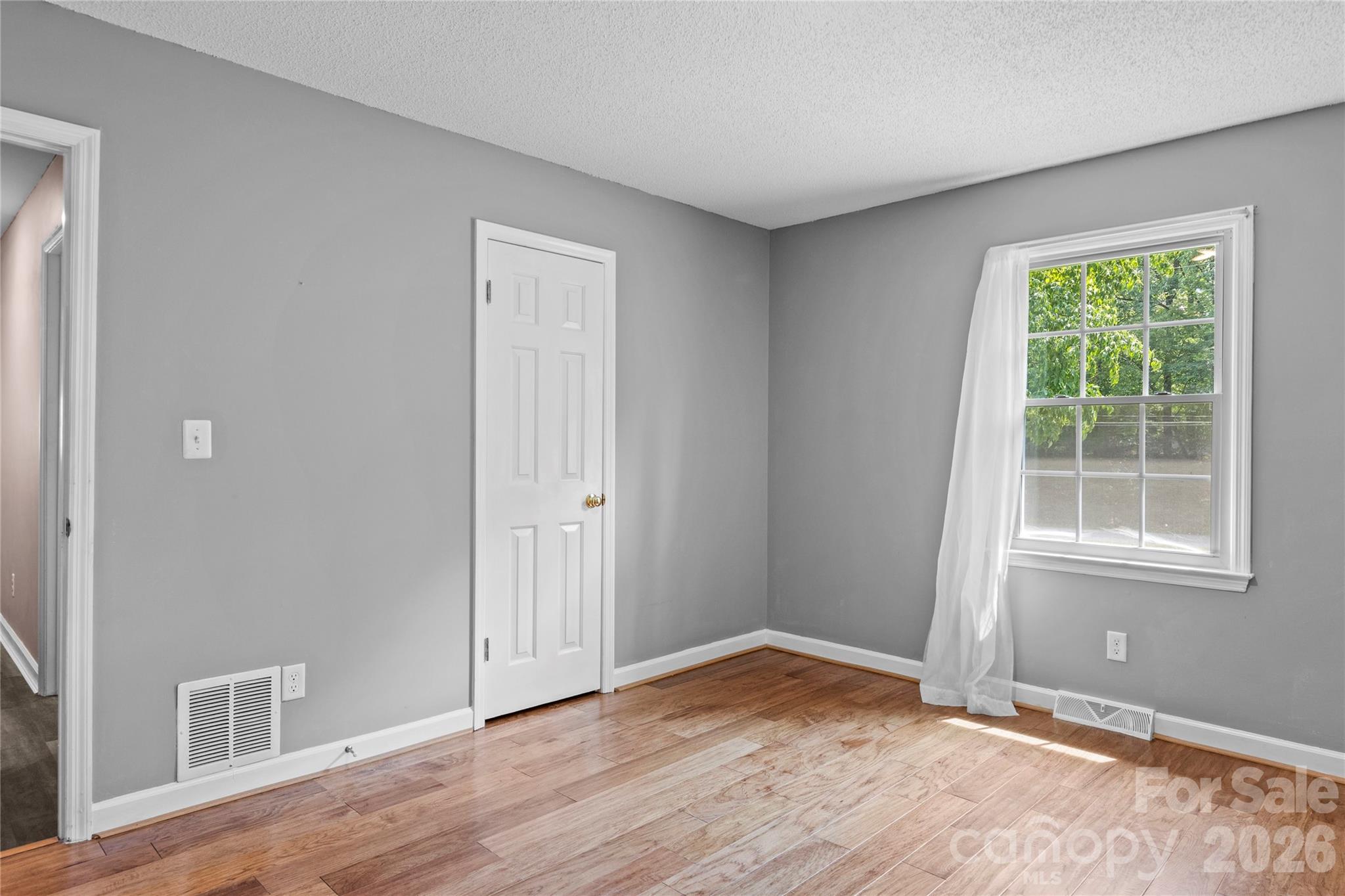 3545 N Lakeshore Drive — Clemmons