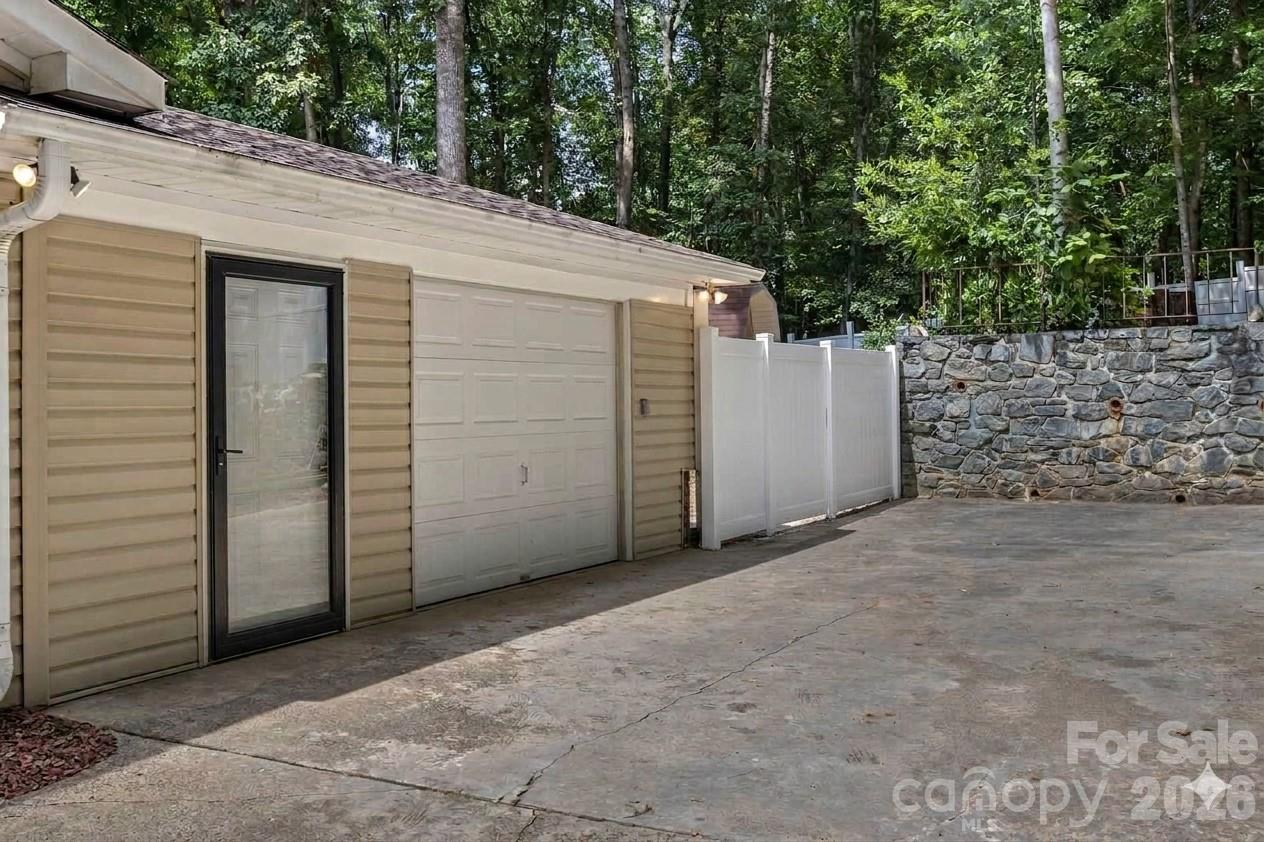 3545 N Lakeshore Drive — Clemmons
