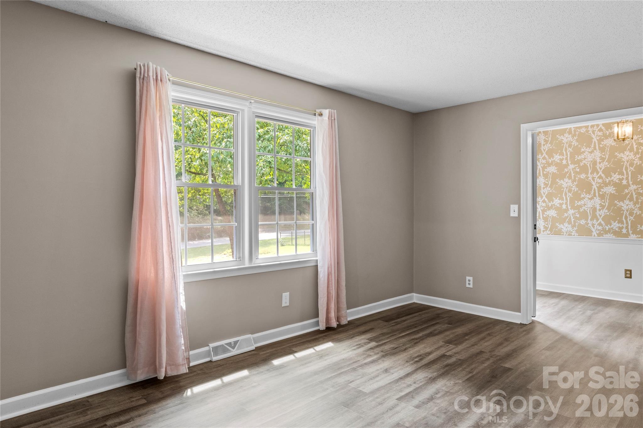 3545 N Lakeshore Drive — Clemmons