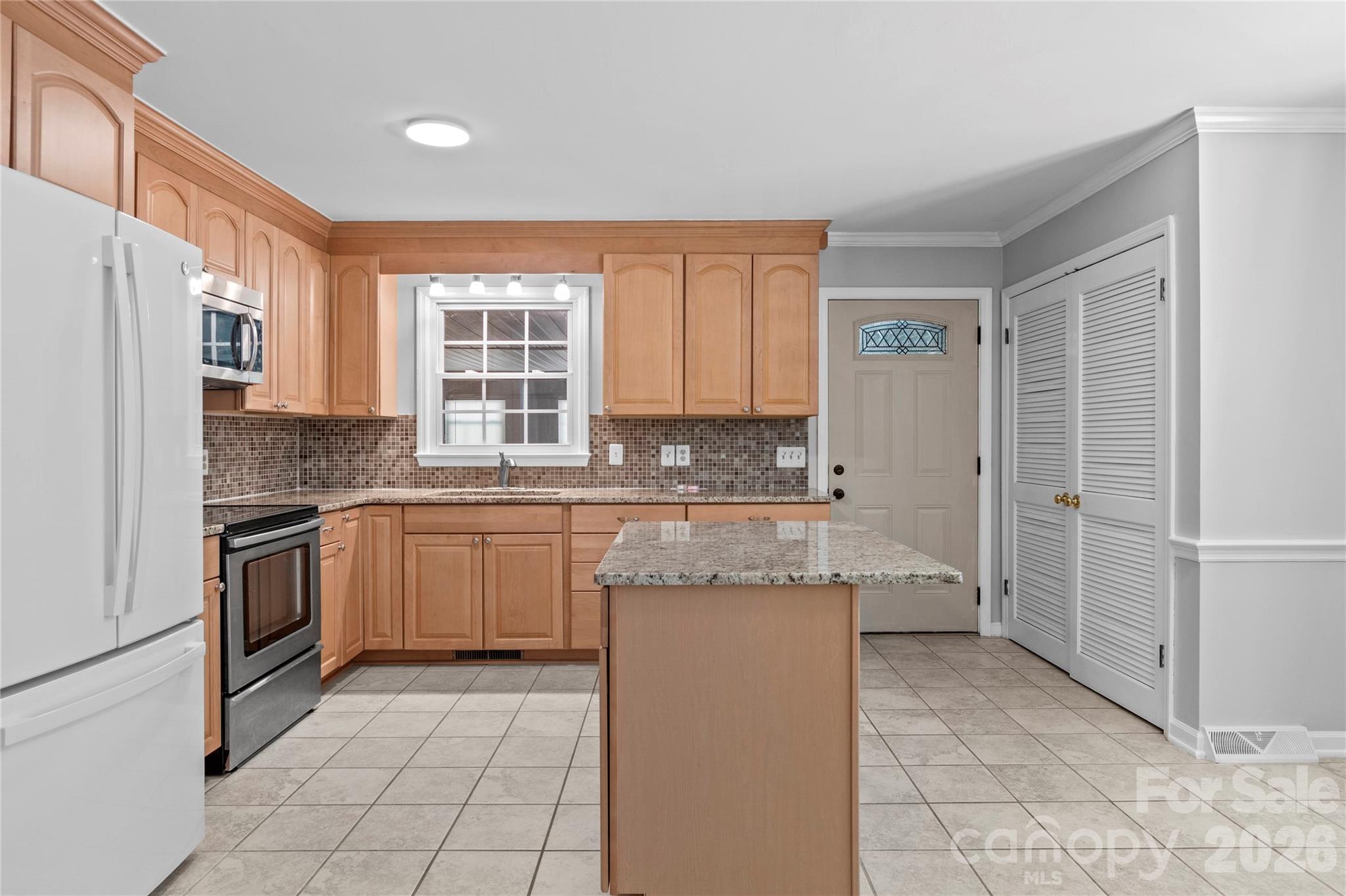 3545 N Lakeshore Drive — Clemmons