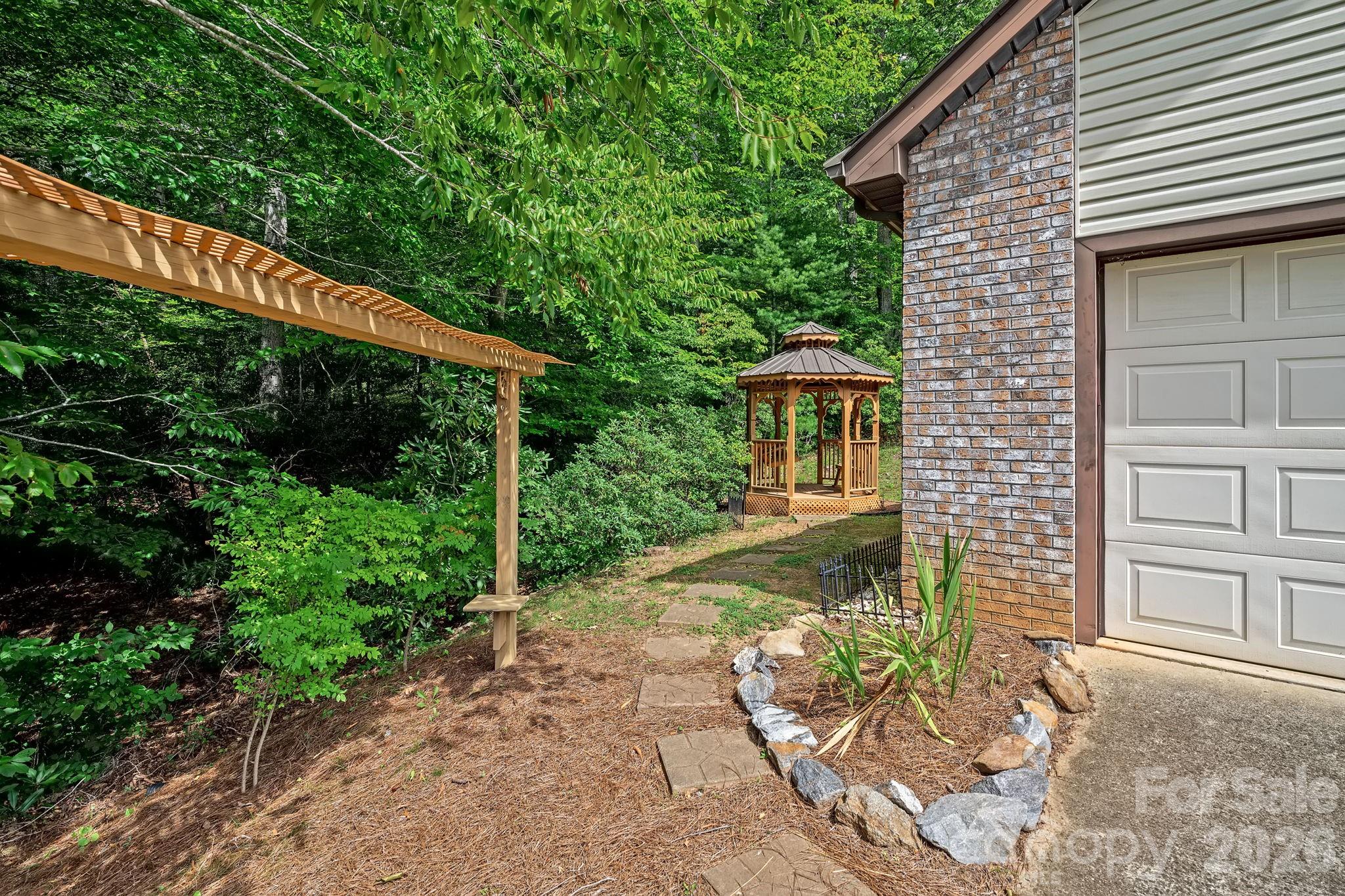 163 Woodburn Drive — Swannanoa