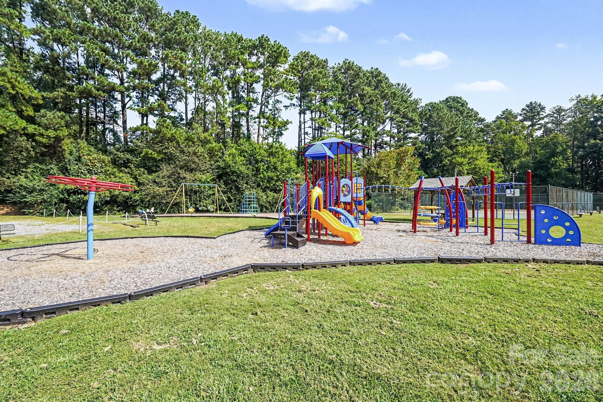 7420 Edgefield Court — Matthews