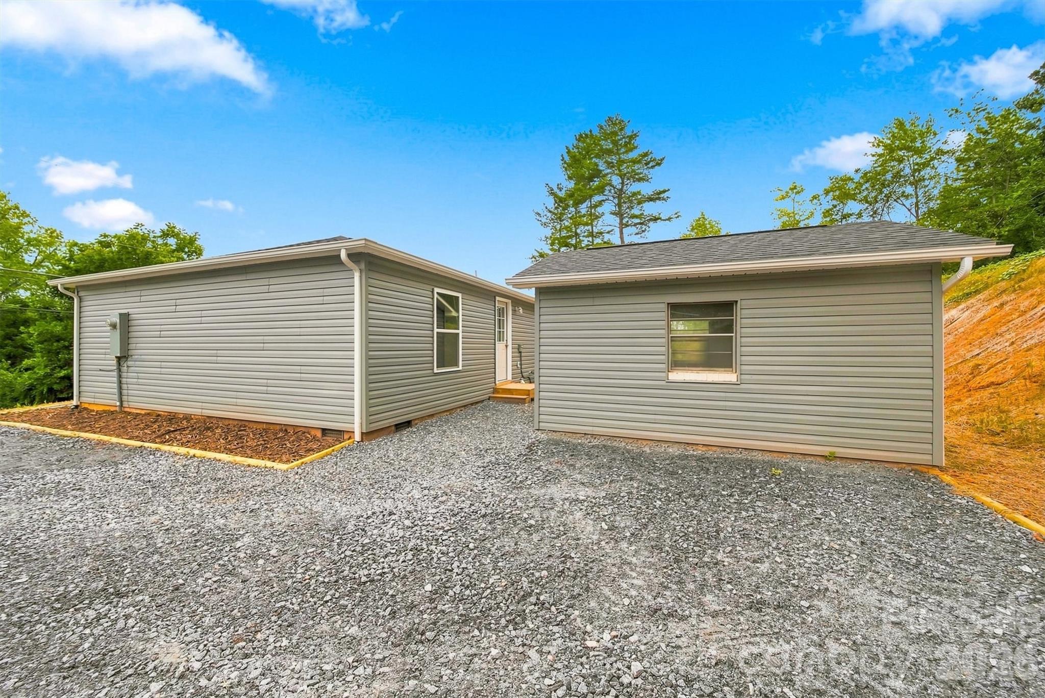 109 Countryside Drive SE — Lenoir