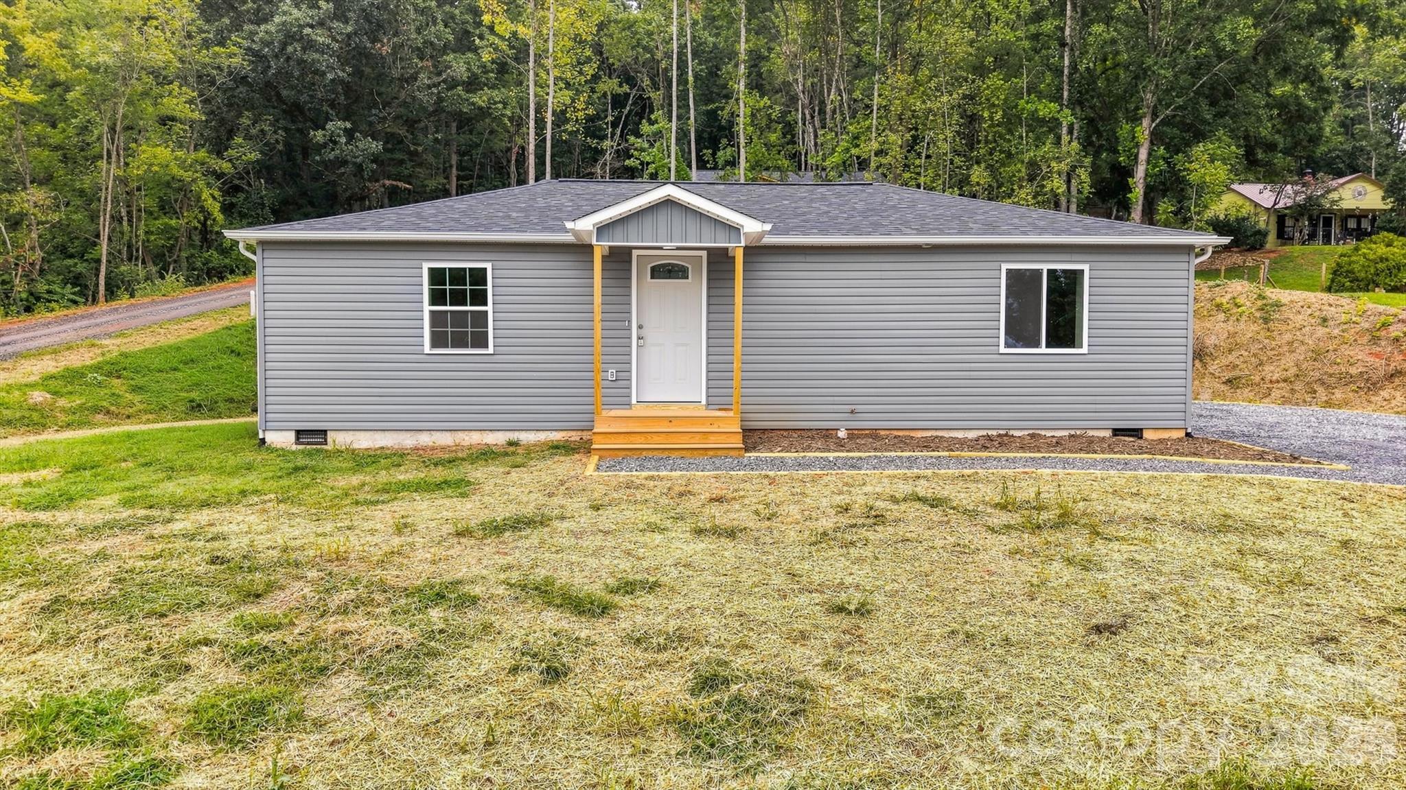 109 Countryside Drive SE — Lenoir