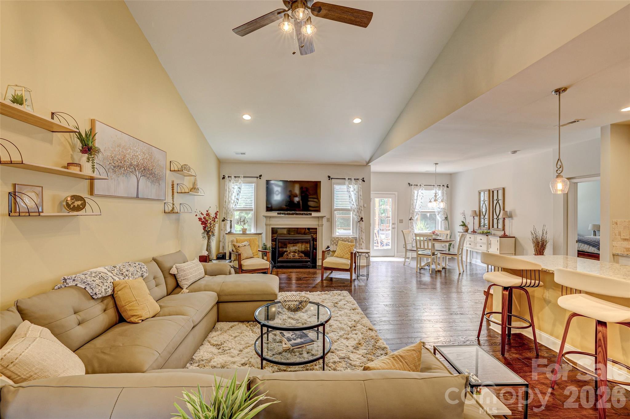 2084 Fuera Road — York