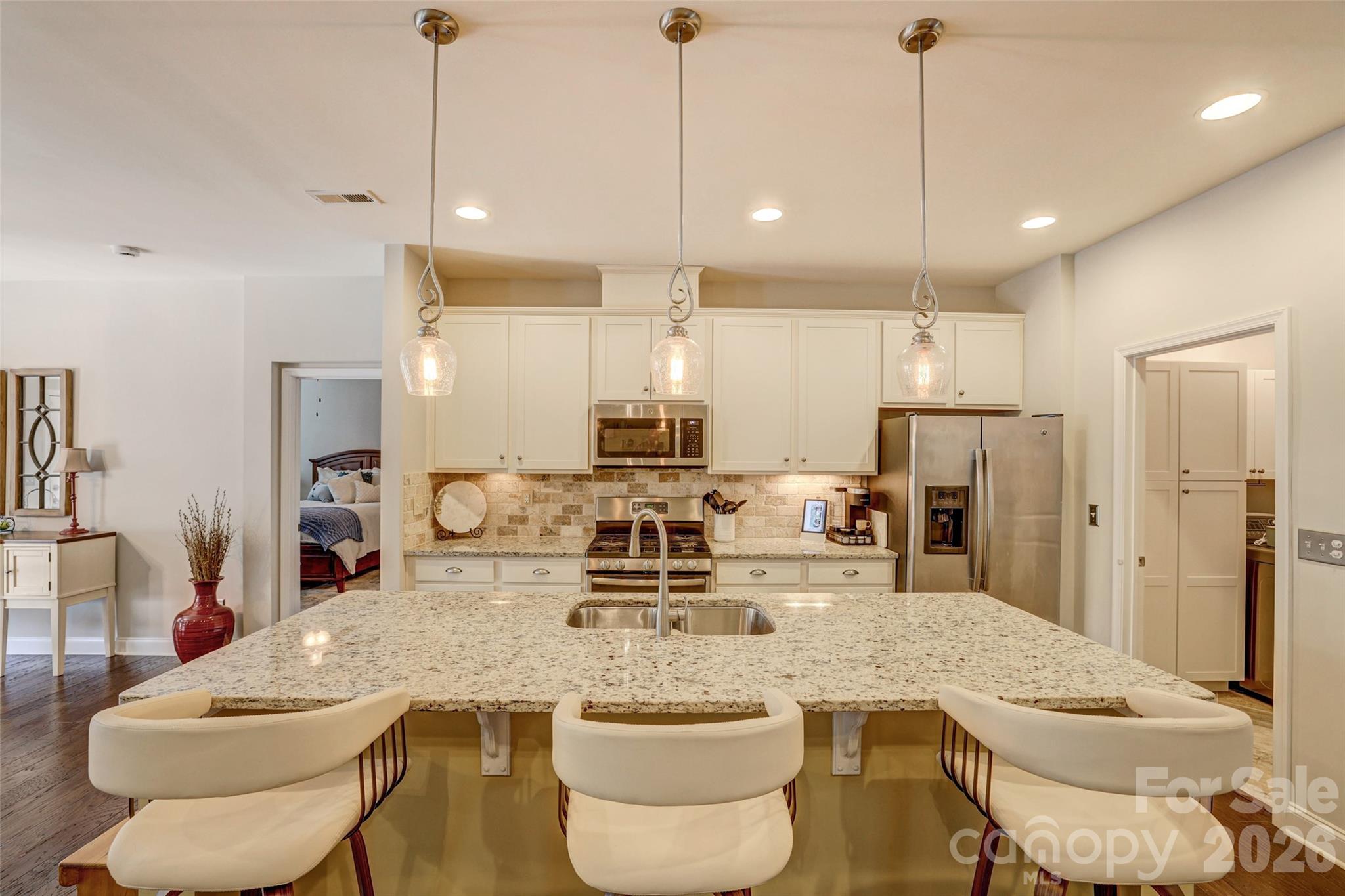 2084 Fuera Road — York